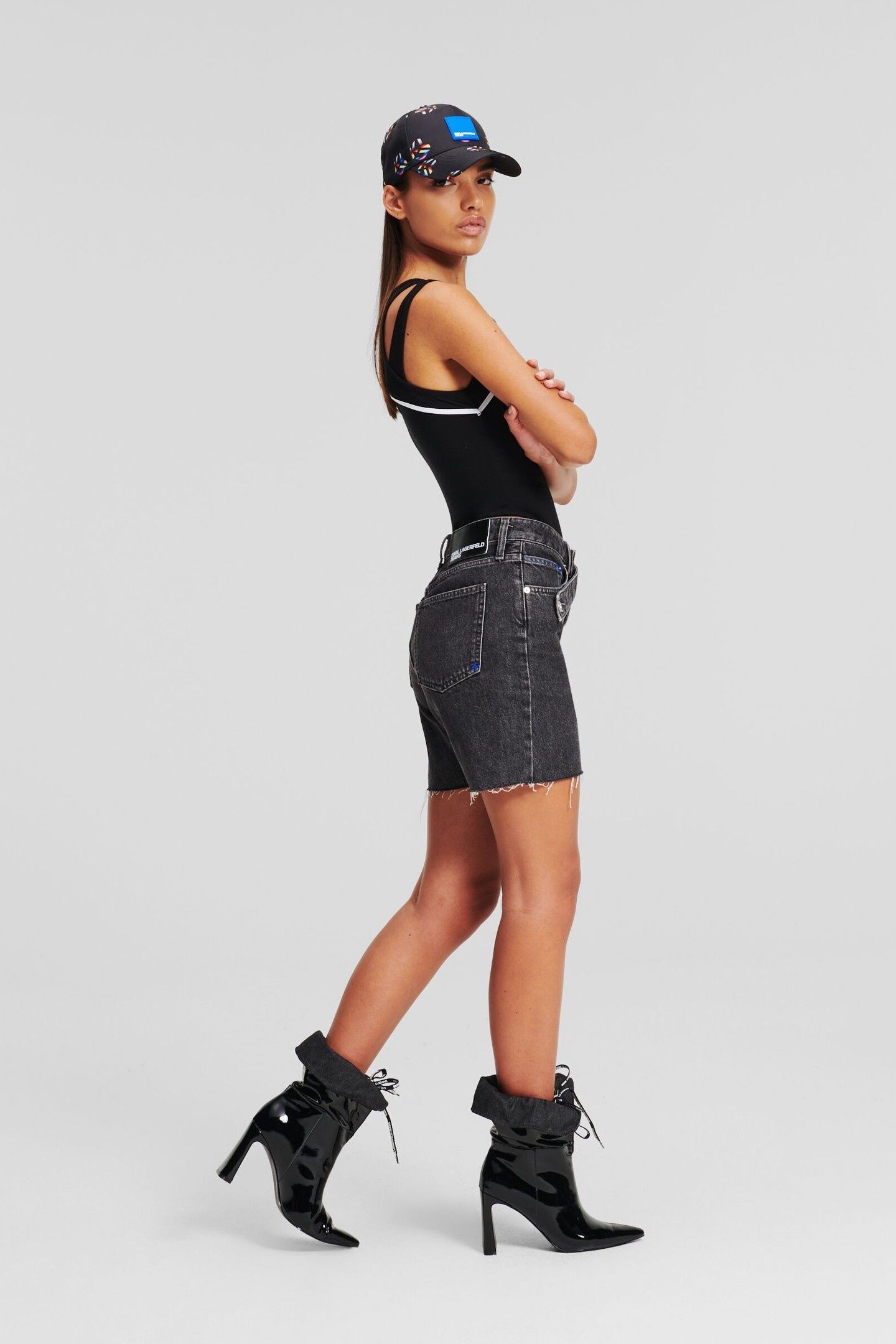 TAPERED WB DENIM SHORT STONE BLACK 8