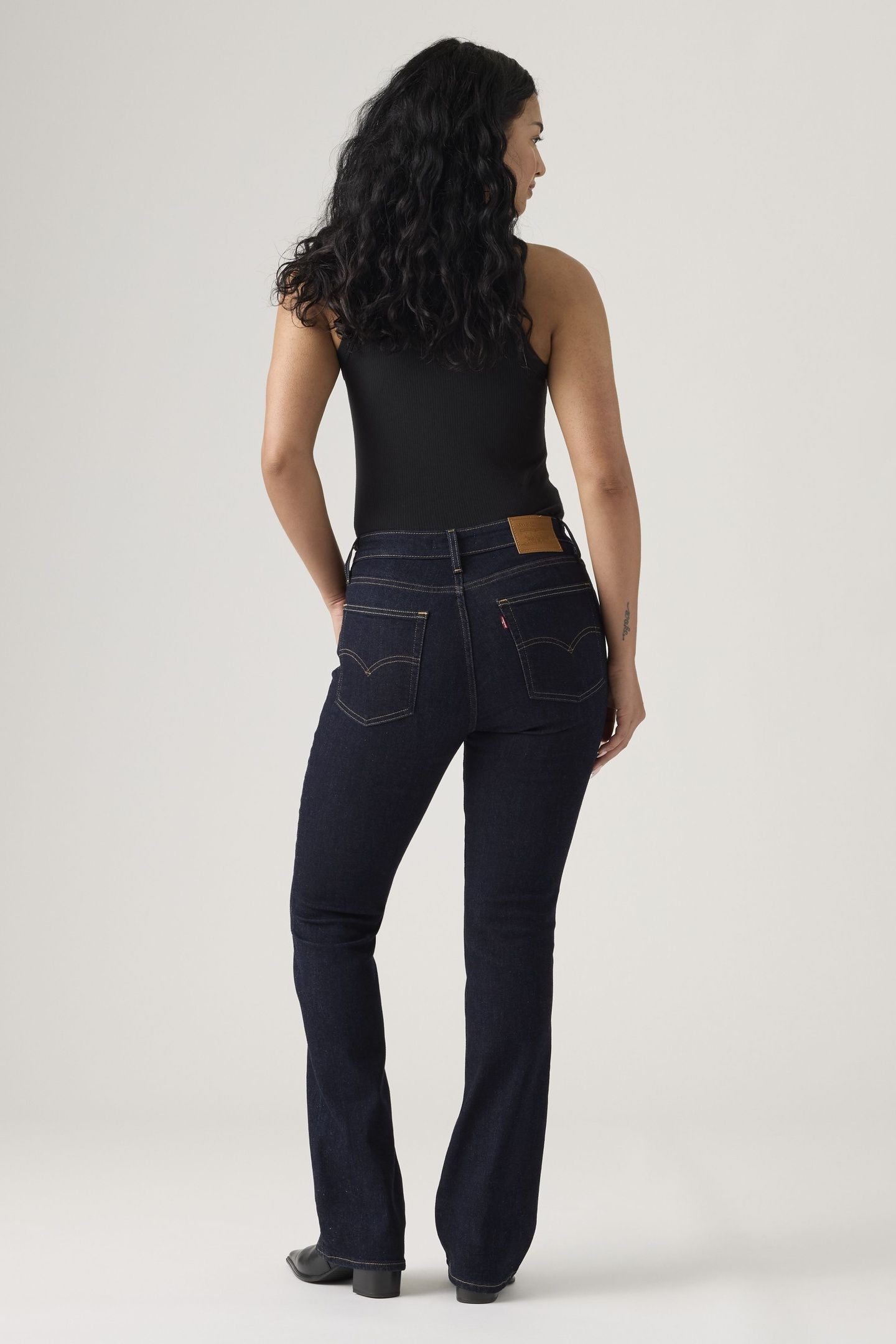 725 HIGH RISE BOOTCUT JEANS 3