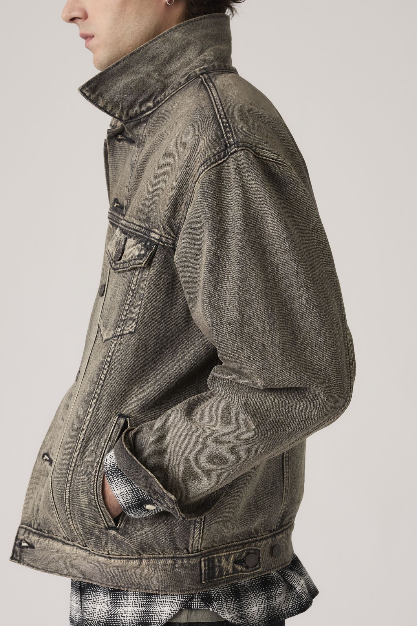 RELAXED TYPE III TRUCKER JACKET 4