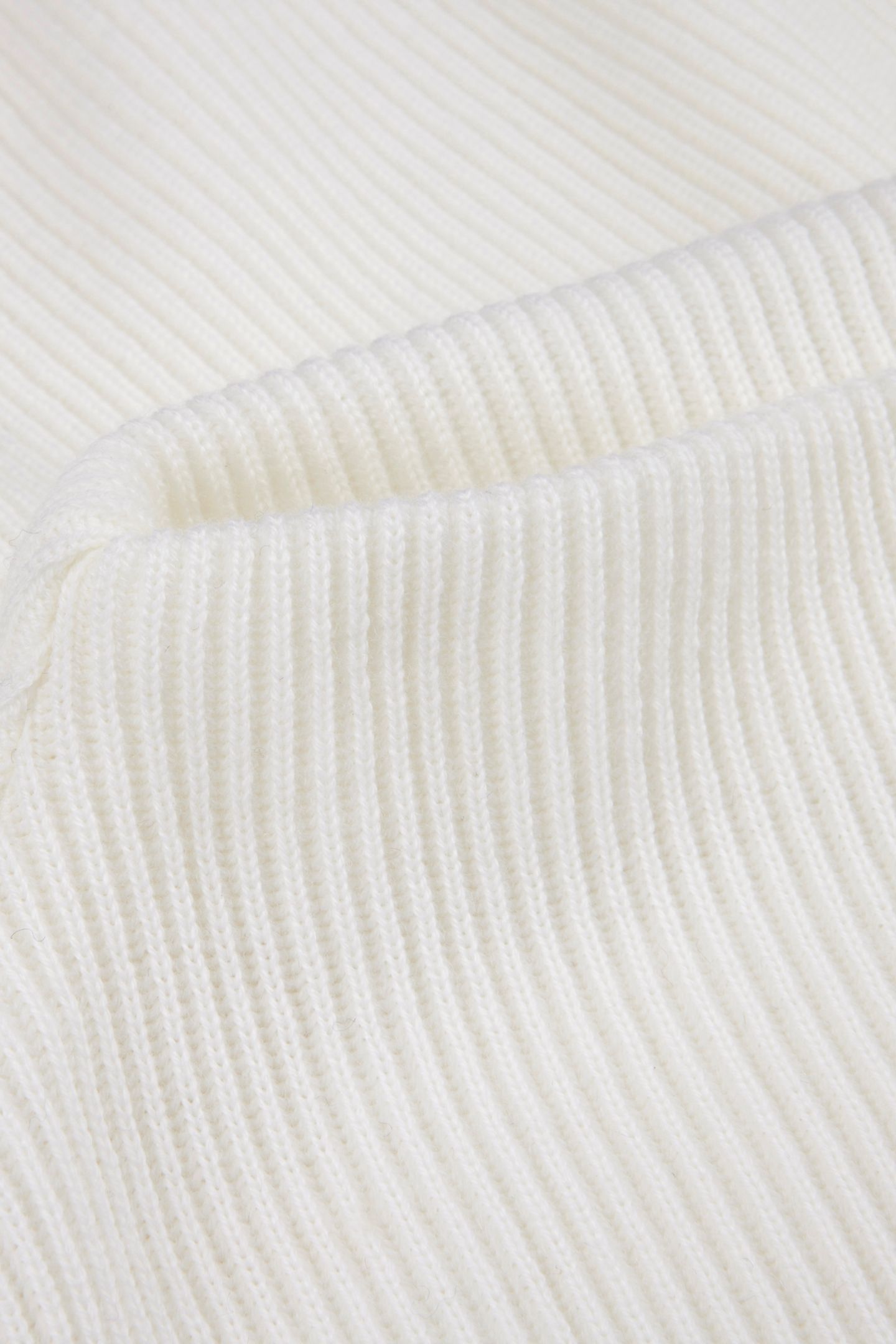 EMERY, PONCHO WHITE 3