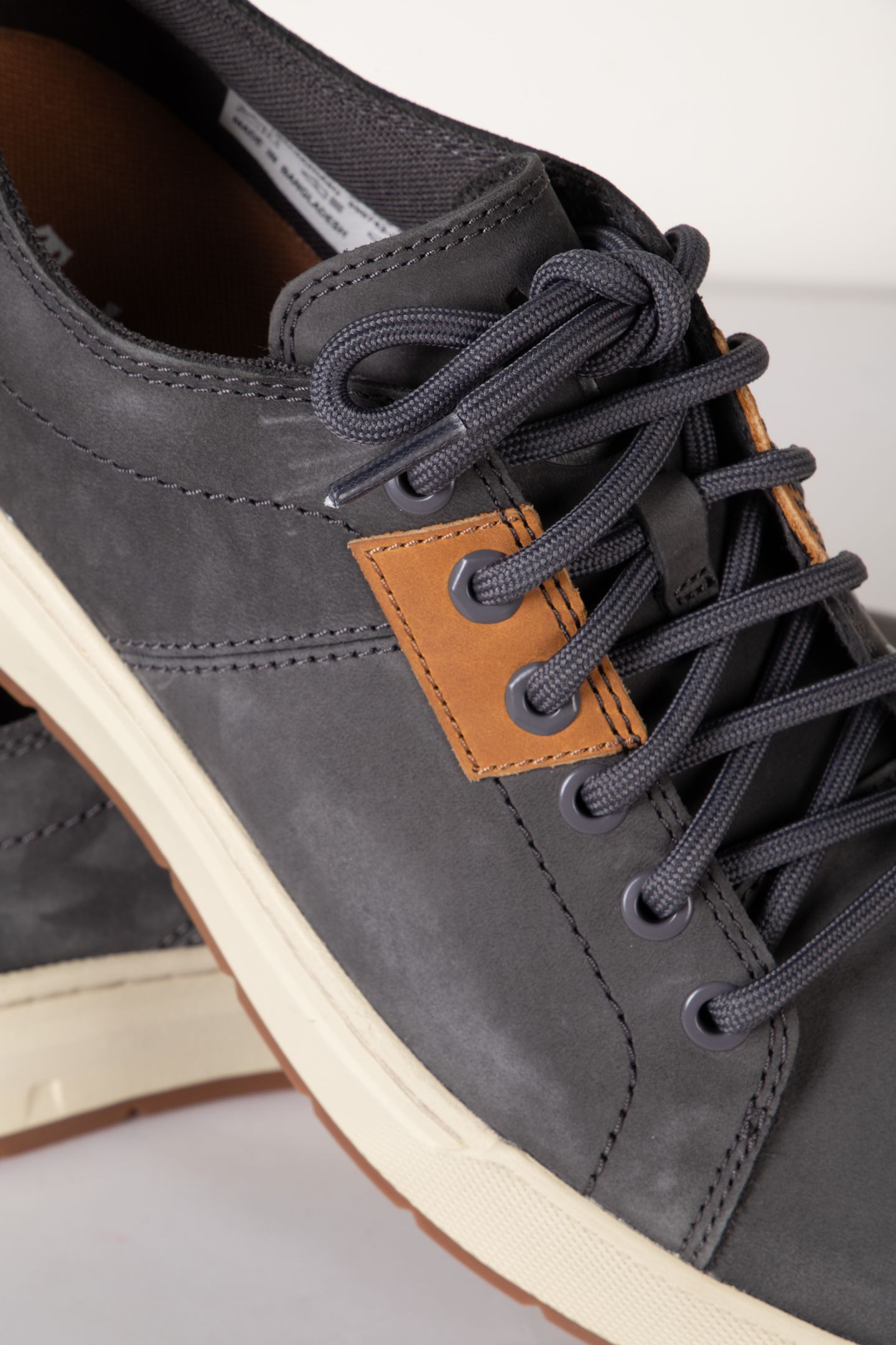 LOW LACE UP SNEAKER DARK GREY 5