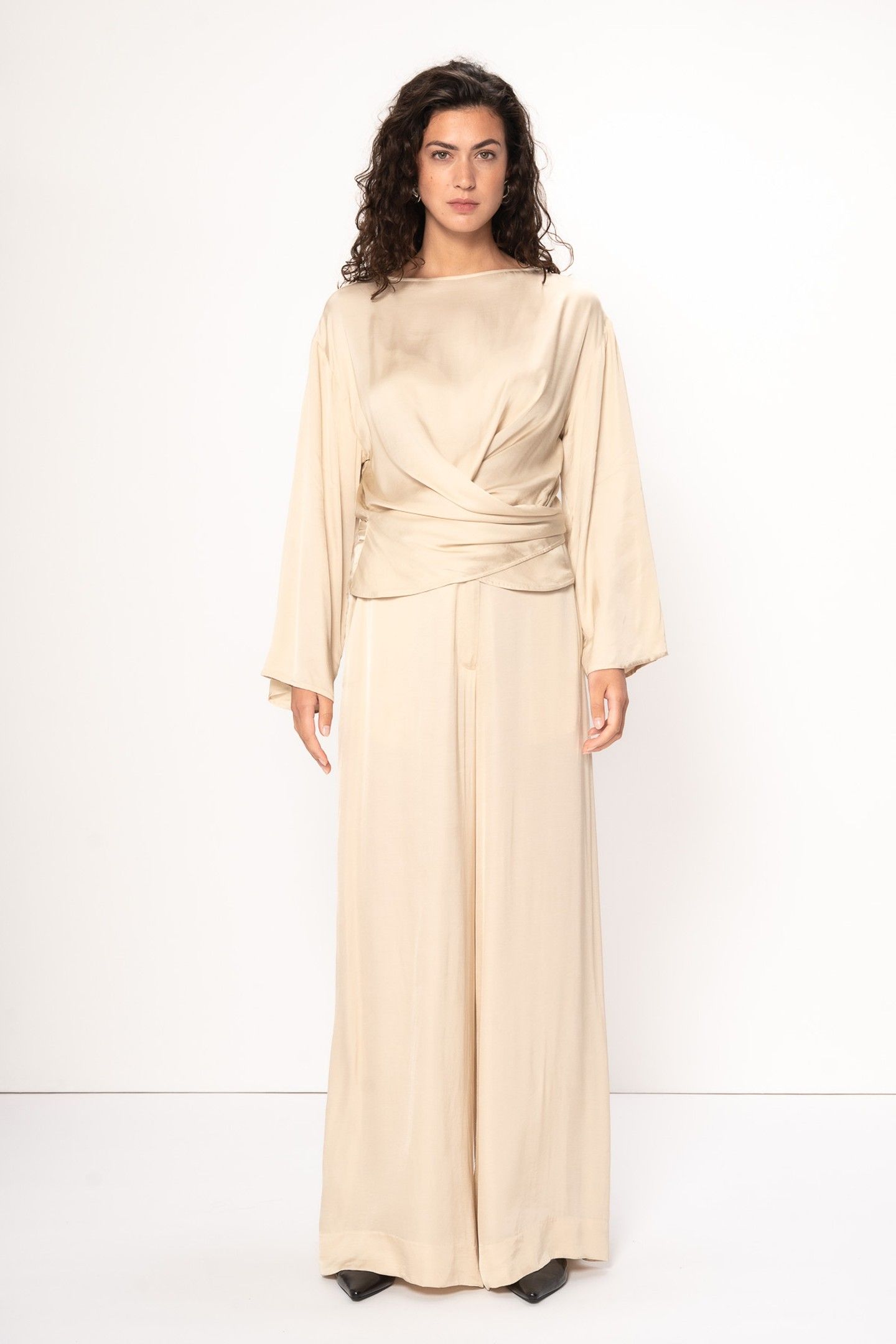 EIRA TOP ALMOND 3
