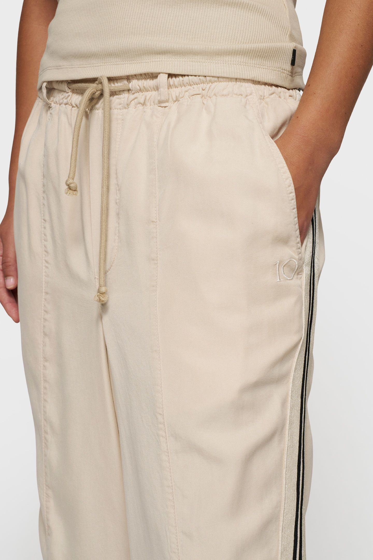 WIDE TAPERED PANTS TENCEL LIGHT EARTH 6