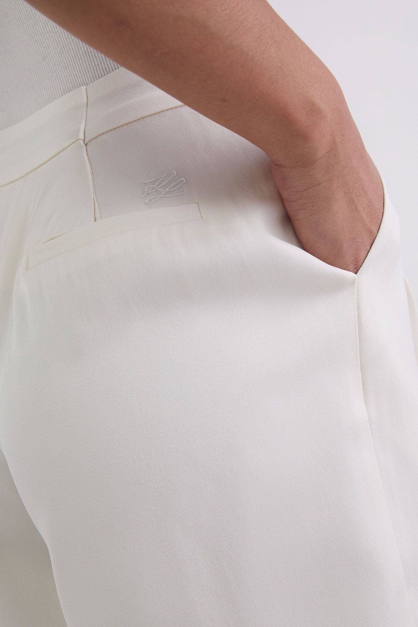 FLUID TAILORED SHORTS PRISTINE 6