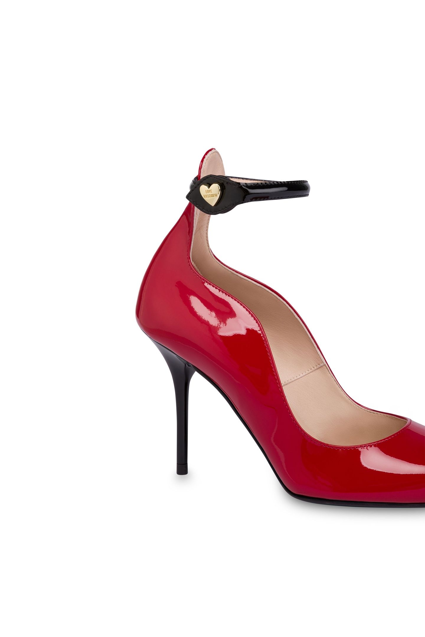 HEART BUTTON PATENT LEATHER PUMPS RED 4