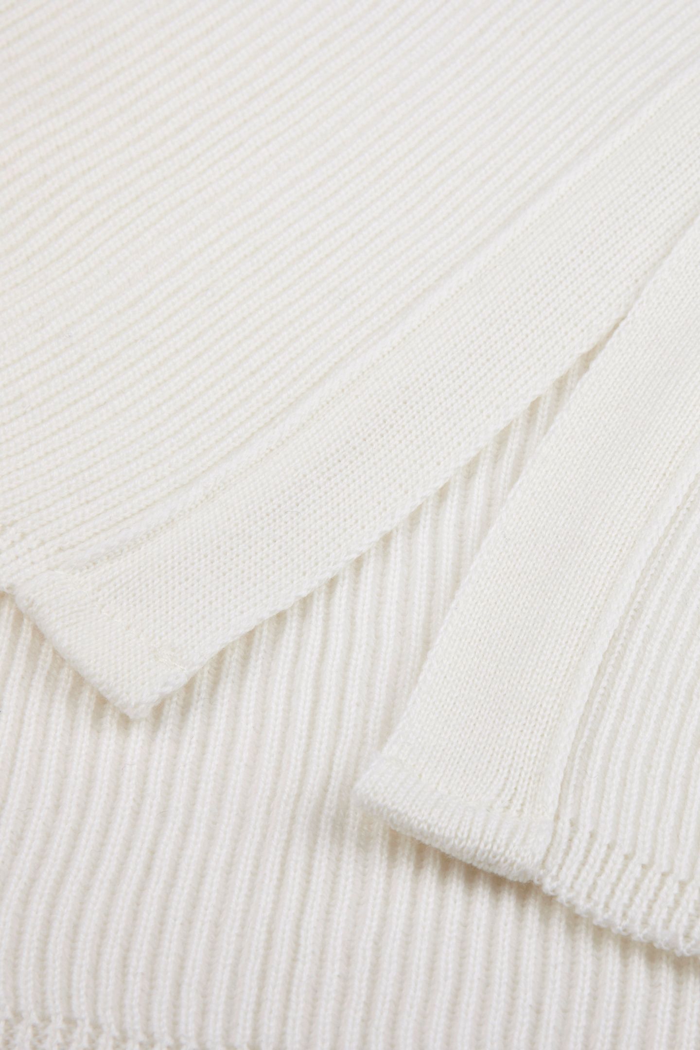 EMERY, PONCHO WHITE 4