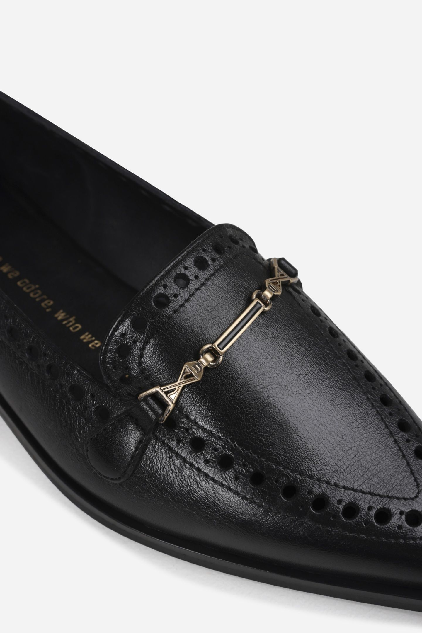 LAUR-YNN LOW SHOE BLACK 5