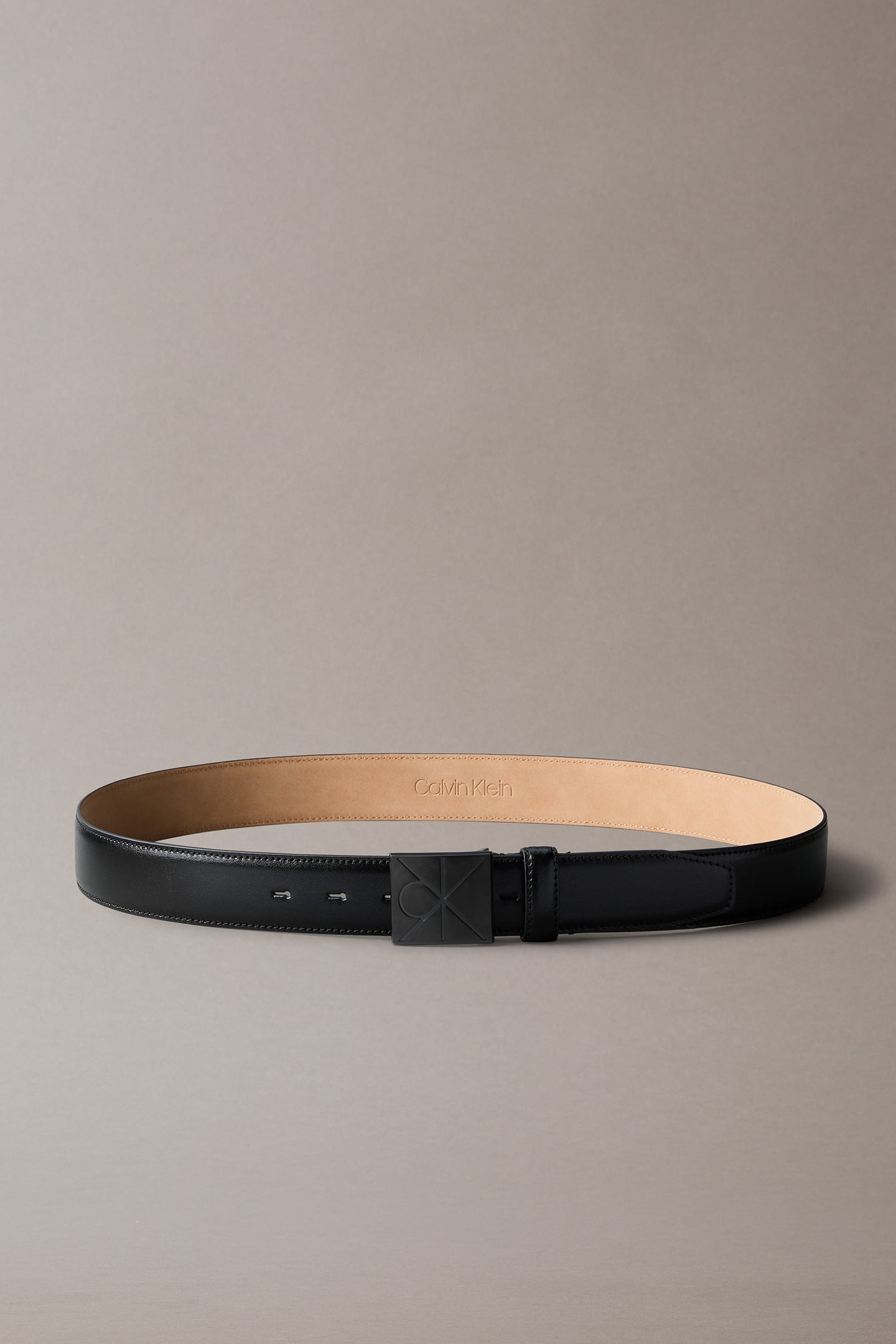 EMBLEM PLAQUE SMOOTH BELT BLACK/MATTE BLACK 2