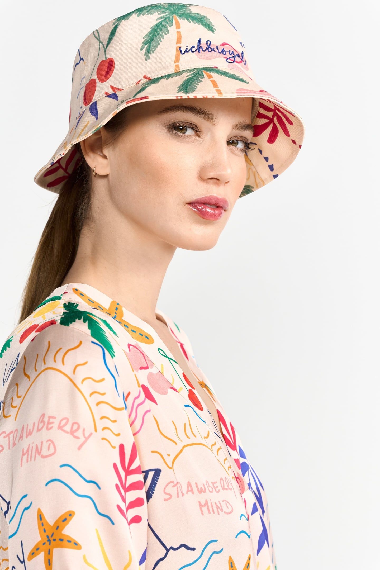 EMBROIDERY BUCKET HAT PEARL WHITE 1