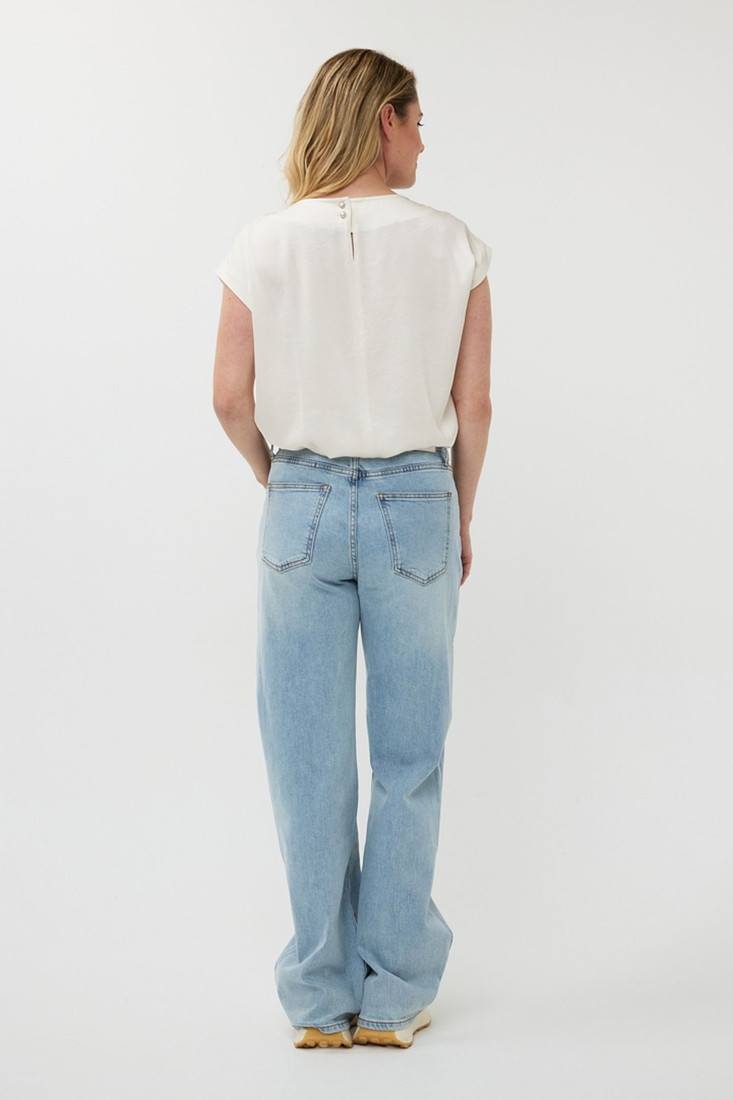 BLOUSE R-NECK SATIN LOOK OFF WHITE 3