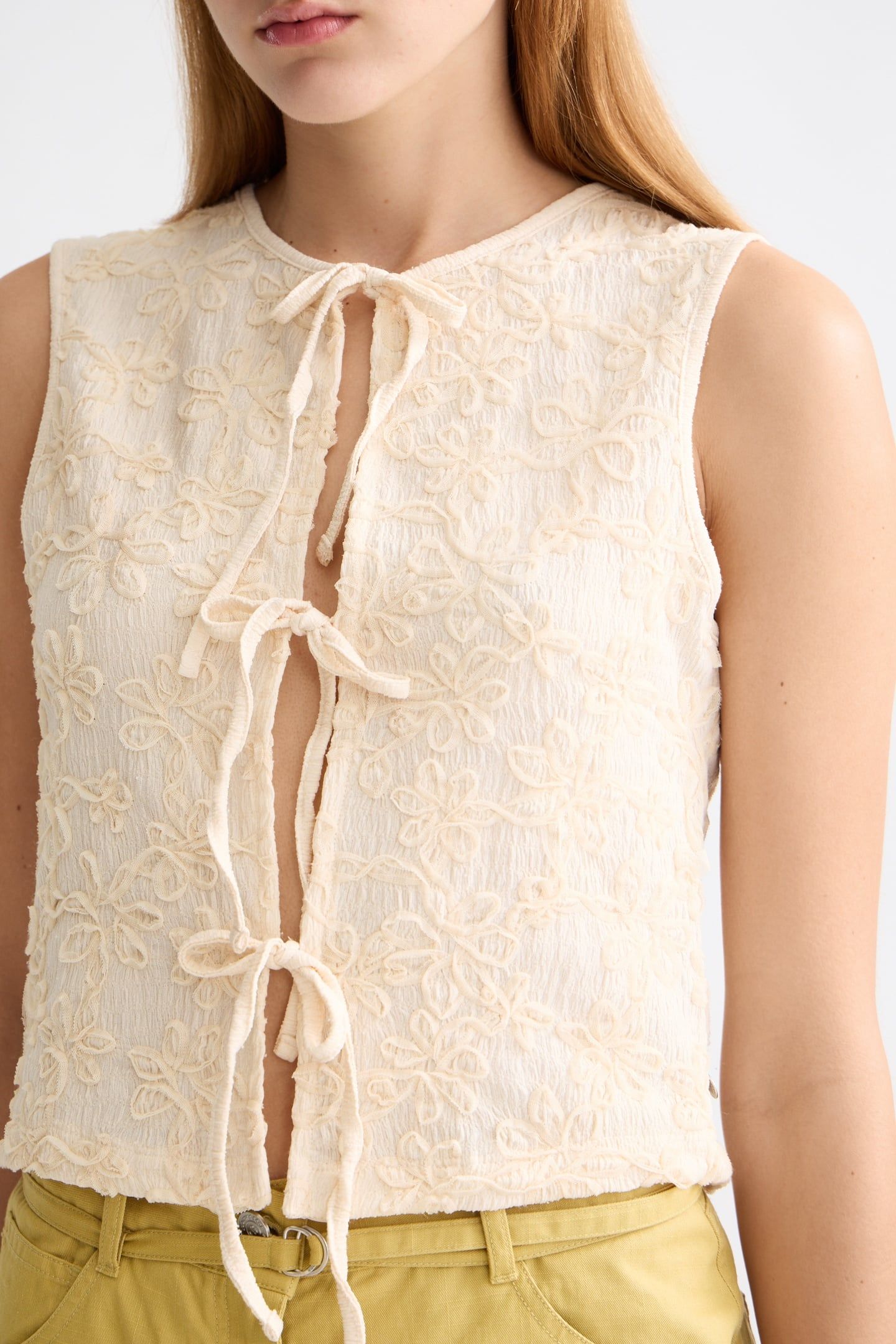 BOW CLOSURE STRUCTURED TANK EGGNOG 3