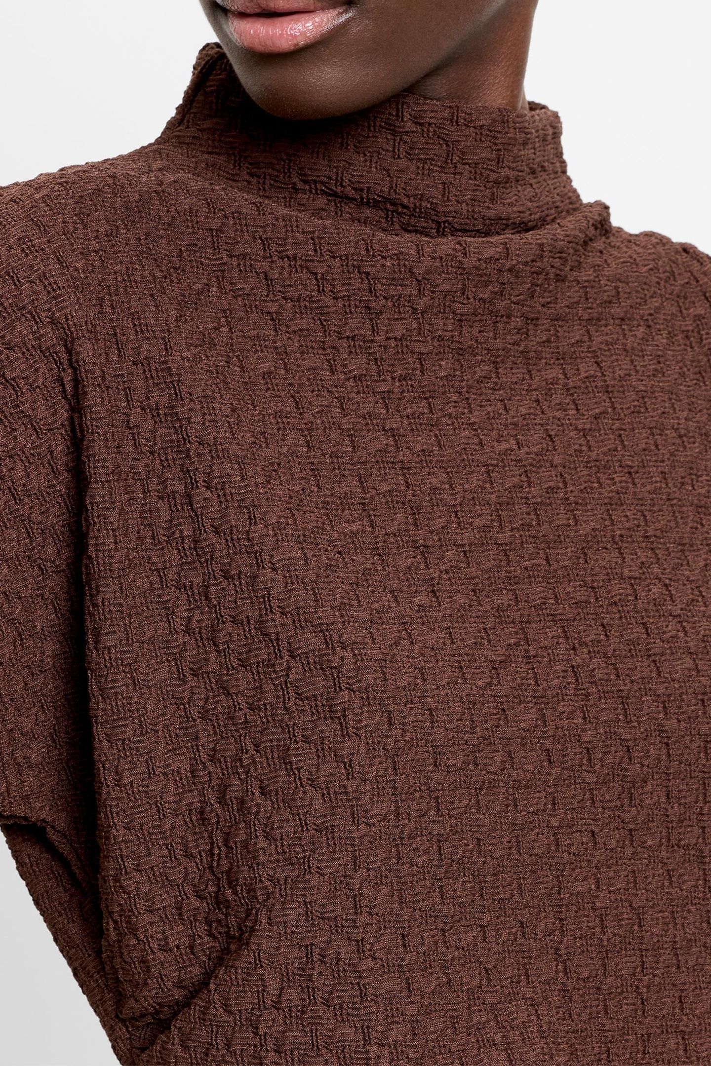 TEXTURED SS RUCHED TEE CHOCOLATE BROWN 4
