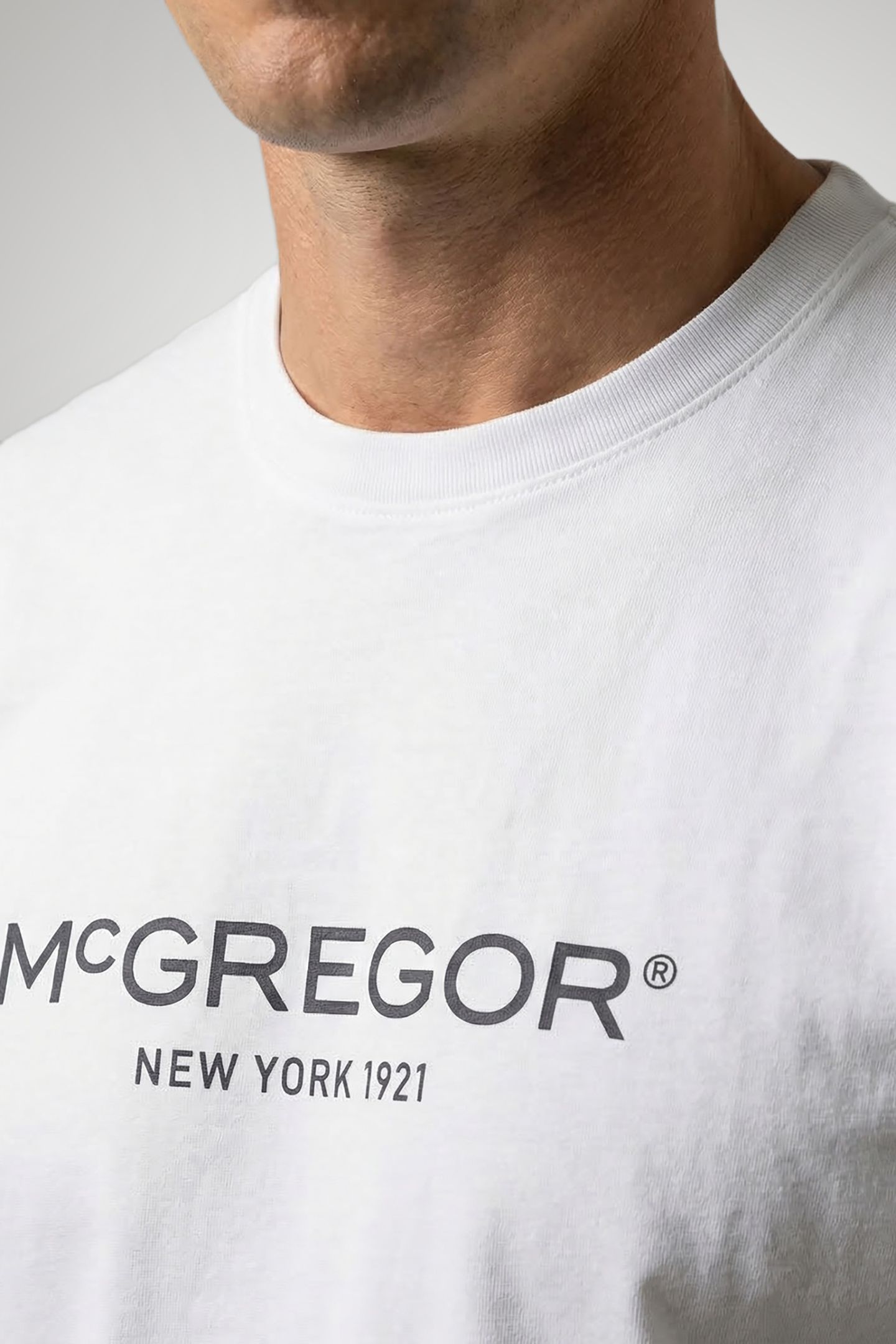 ESSENTIAL LOGO T-SHIRT WHITE 4