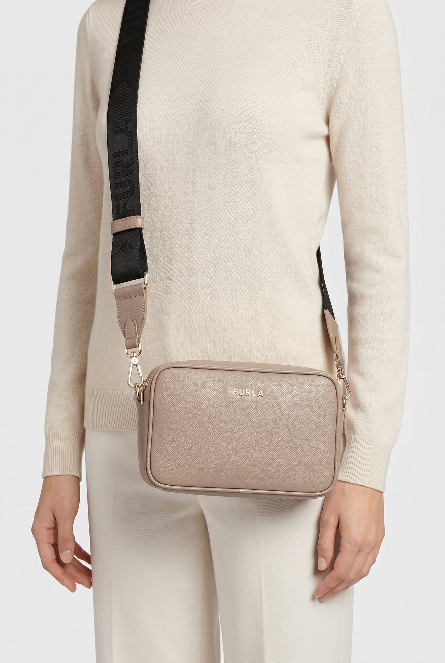 CLASSIC XL CROSSBODY POUCH TAUPE+NERO 3