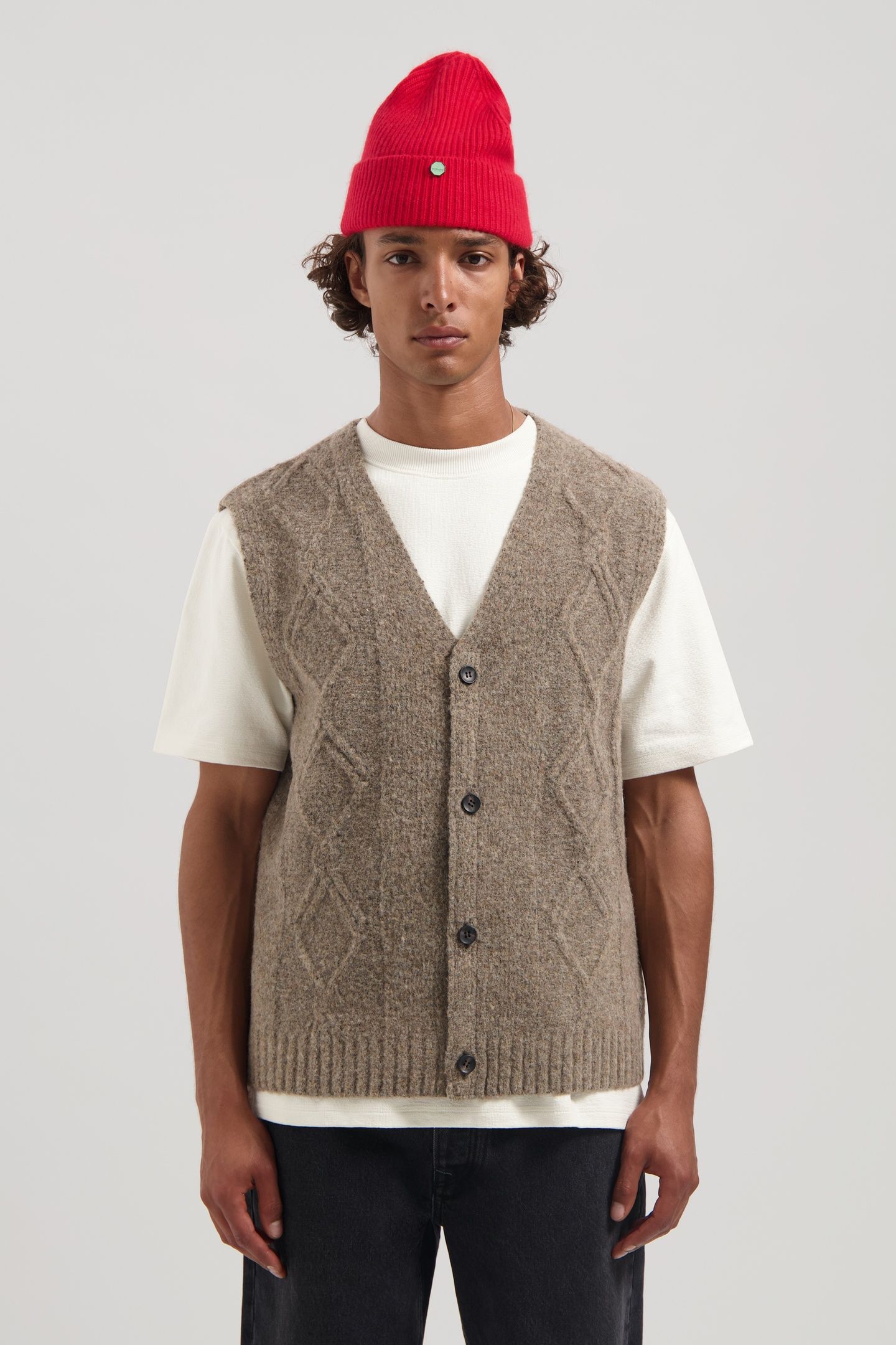 DS_HUGIN SLEEVELESS VEST DK. BROWN 1