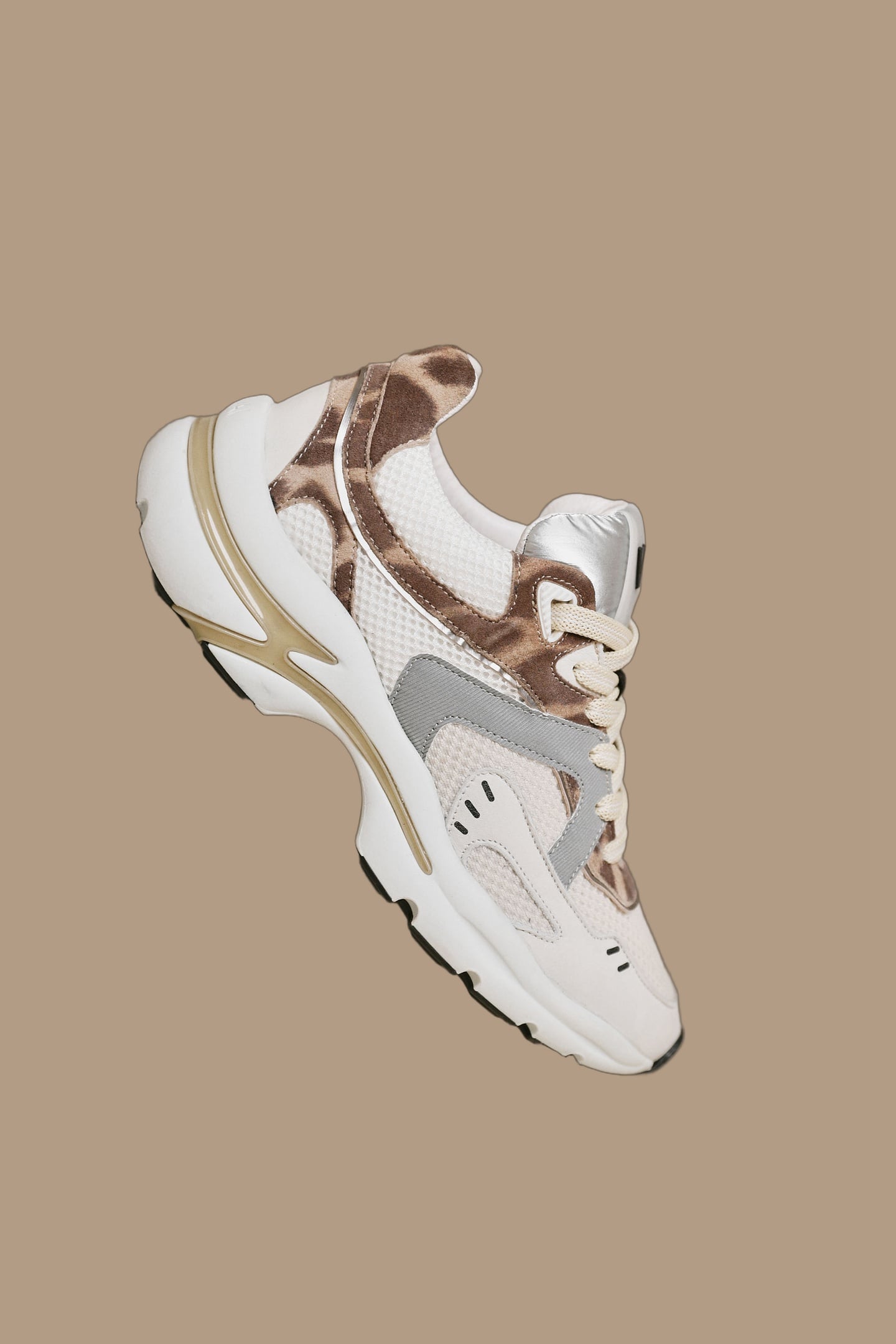 VESPER KELSEY BROWN 7