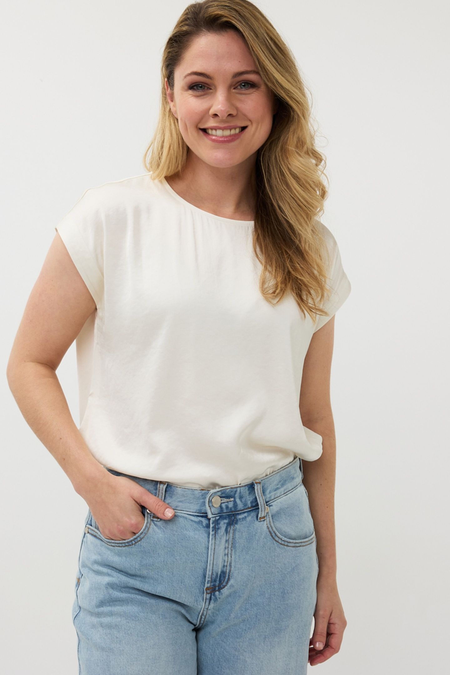 BLOUSE R-NECK SATIN LOOK OFF WHITE 2