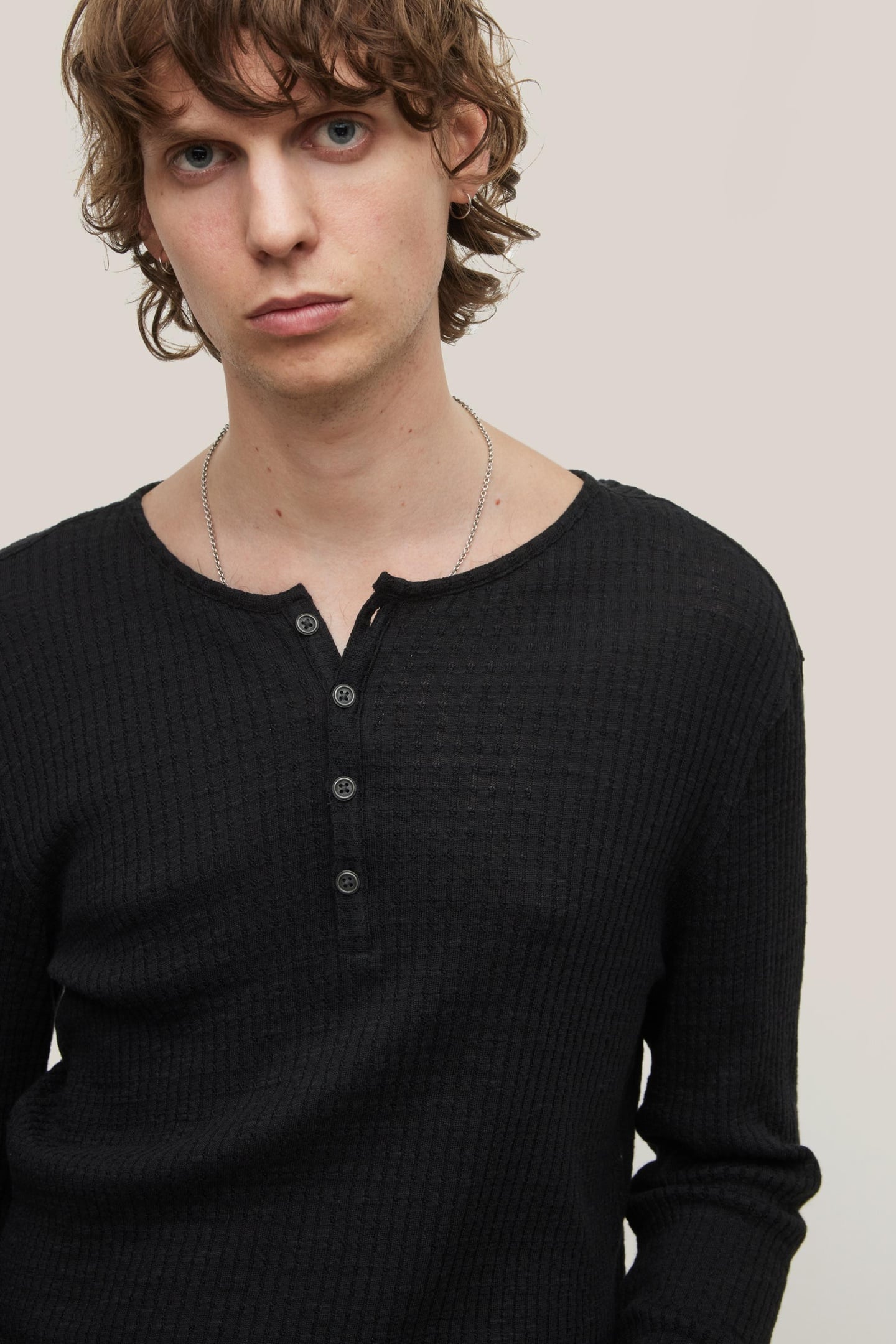HAYES REGULAR FIT LS HEN BLACK 1