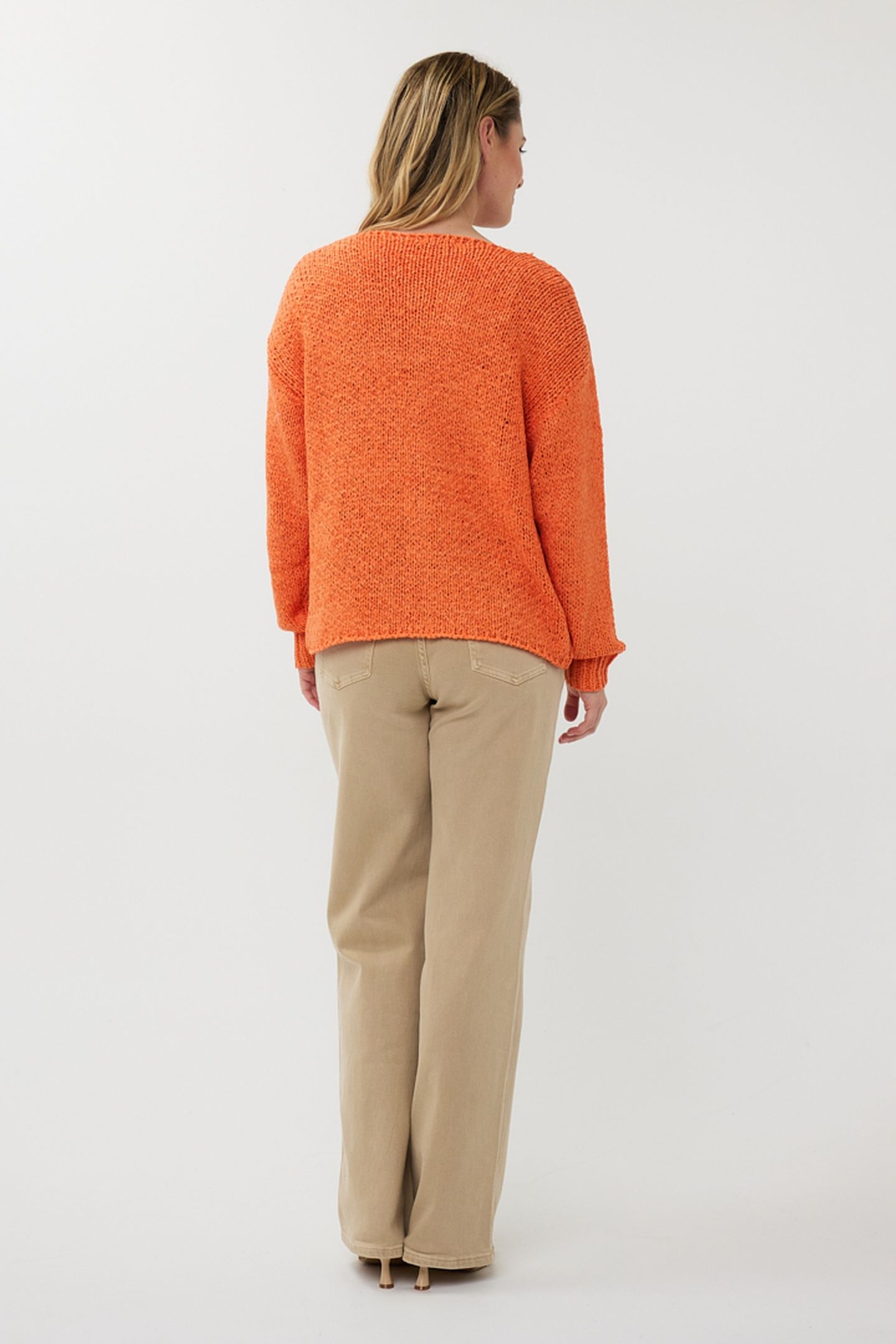 SWEATER V-NECK TAPE YARN APRICOT 3