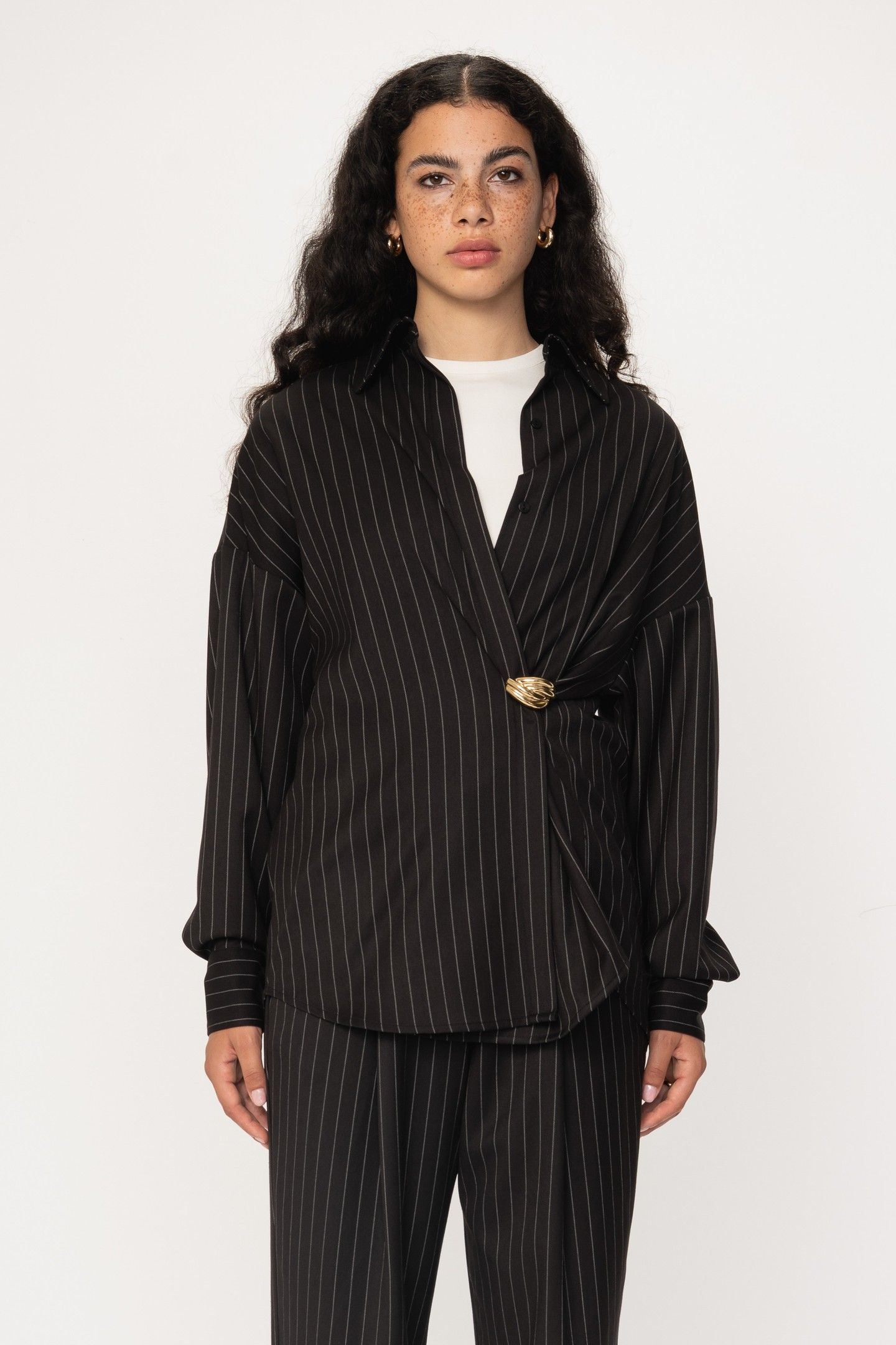 THUBAN TOP BLACK PINSTRIPE 4