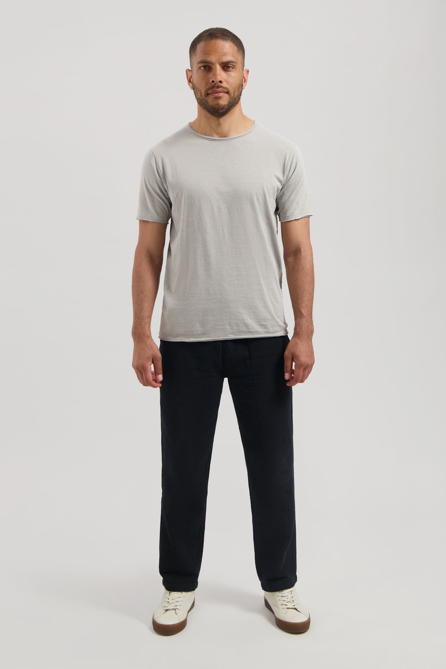 DS_MC QUEEN TEE GHOST GREY 2