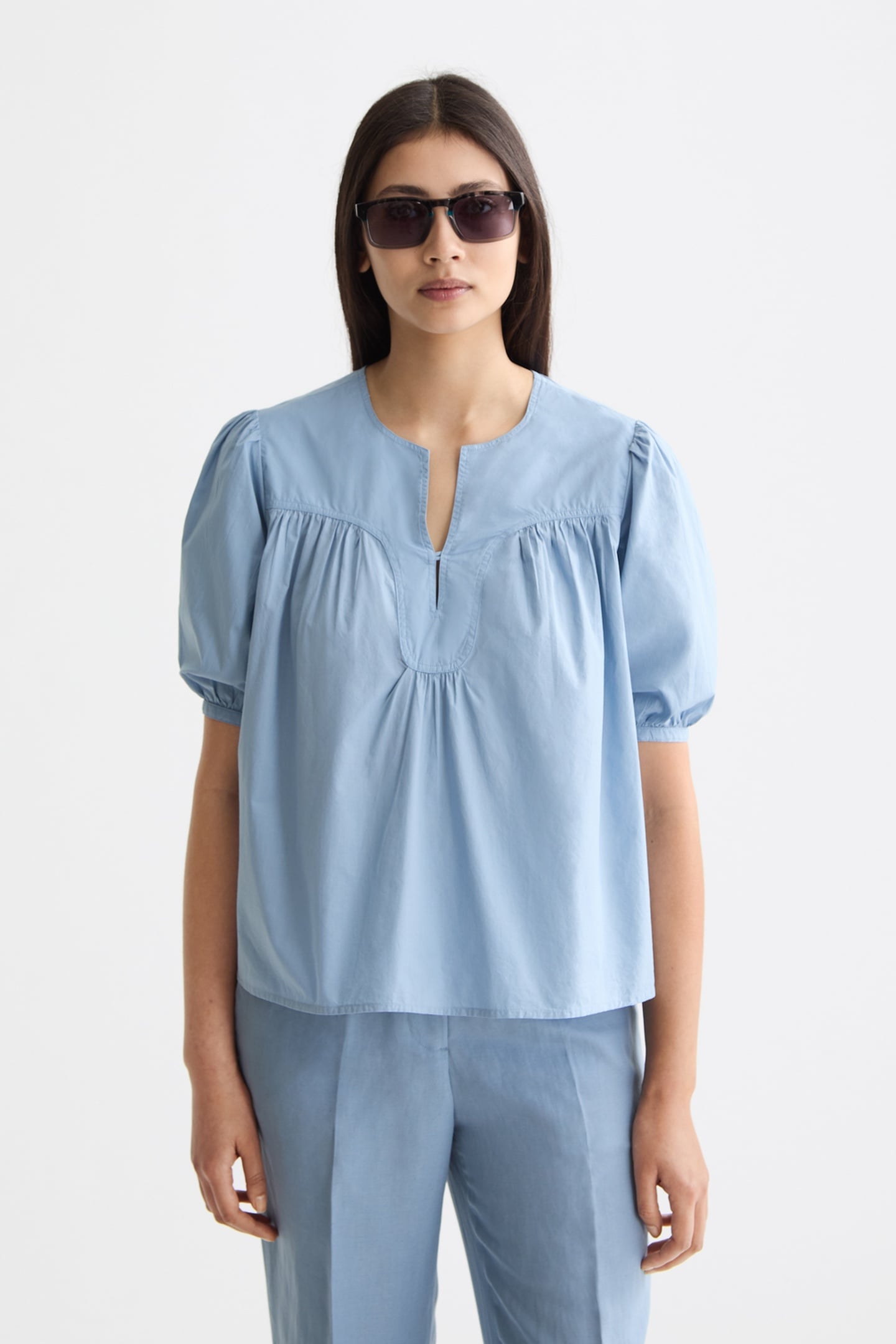 RELAXED TOP FADED DENIM 1