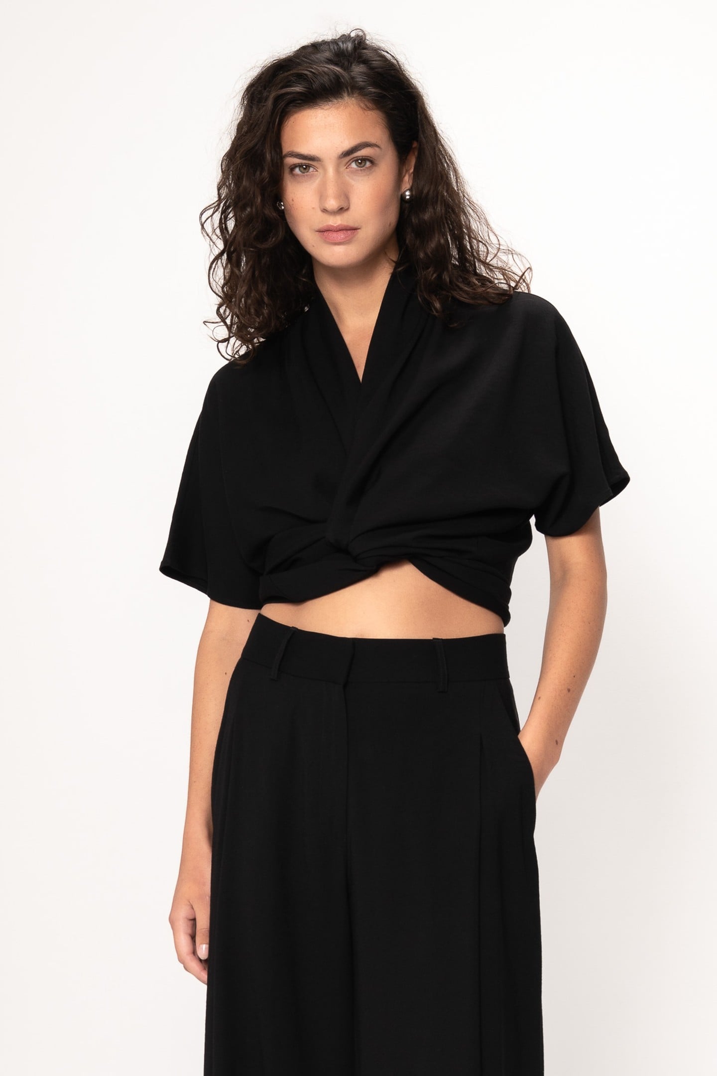 NOVAE TOP BLACK 2
