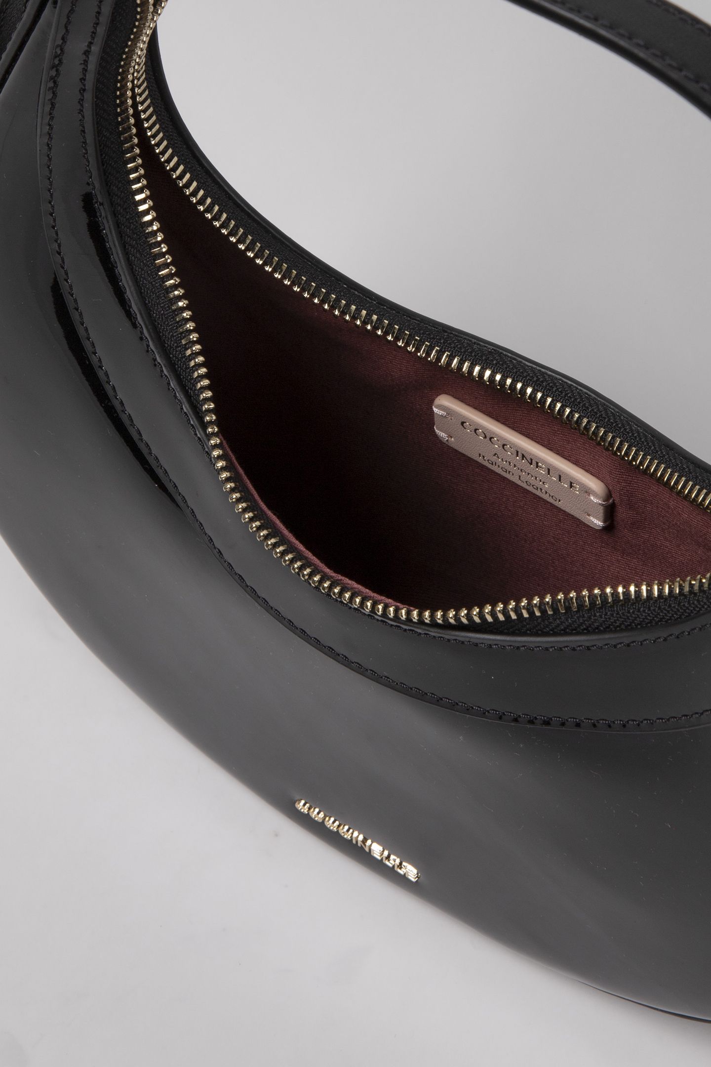 COCCINELLEWHISPER PATENT NOIR 4