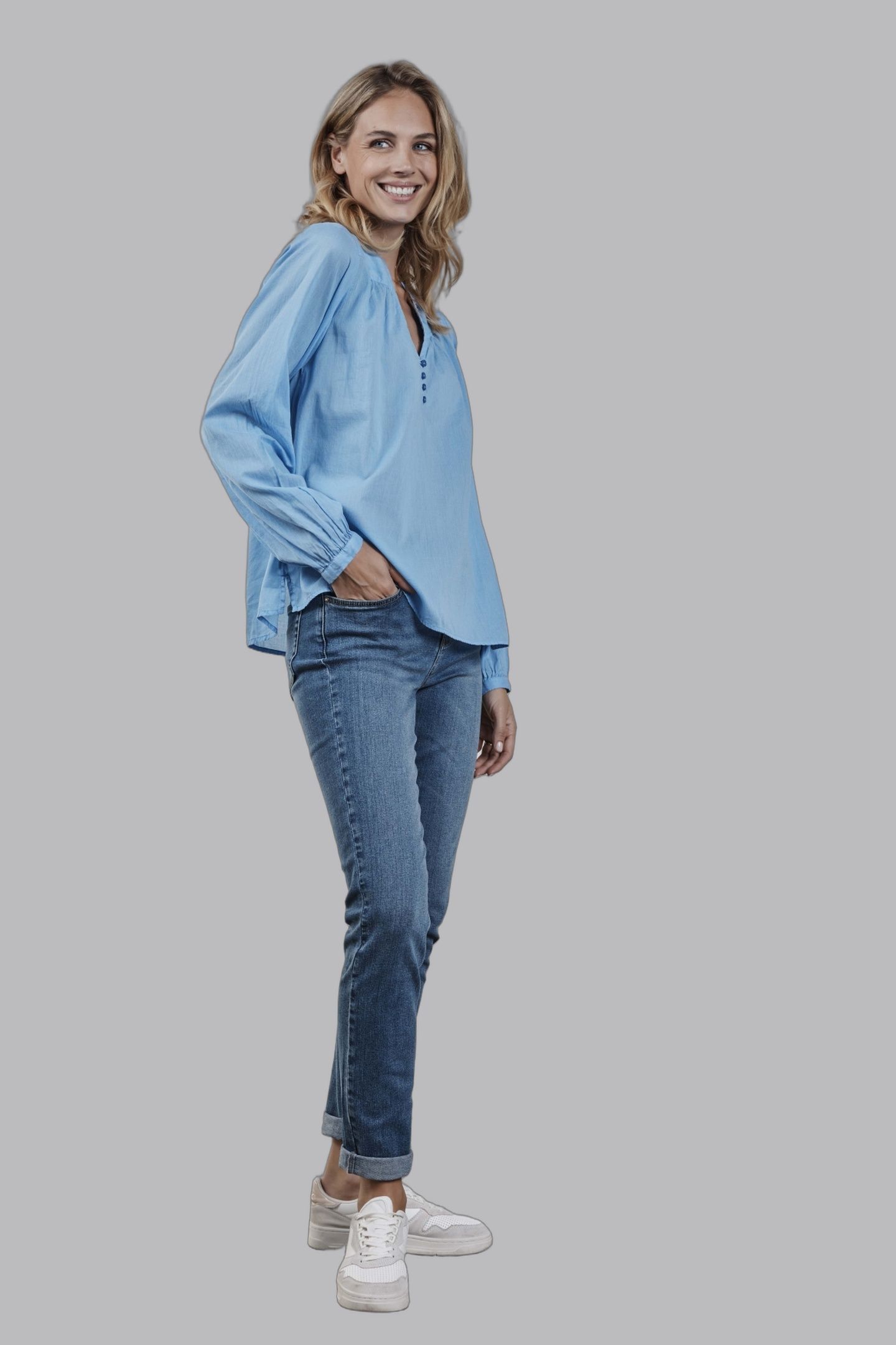 BLOUSE NELSA SKY BLUE 2