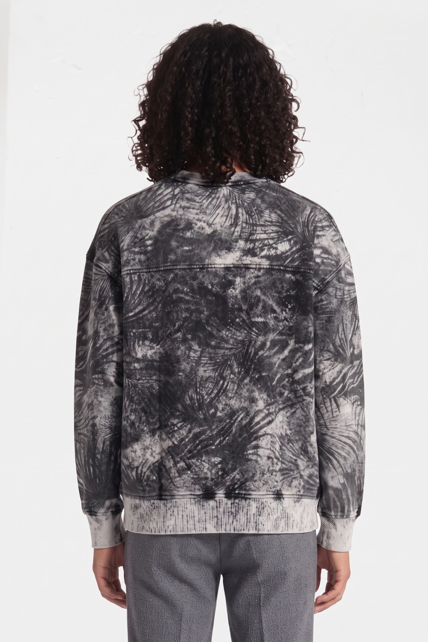 TIMMI SWEAT BLACK HOLOGRAPHIC 2