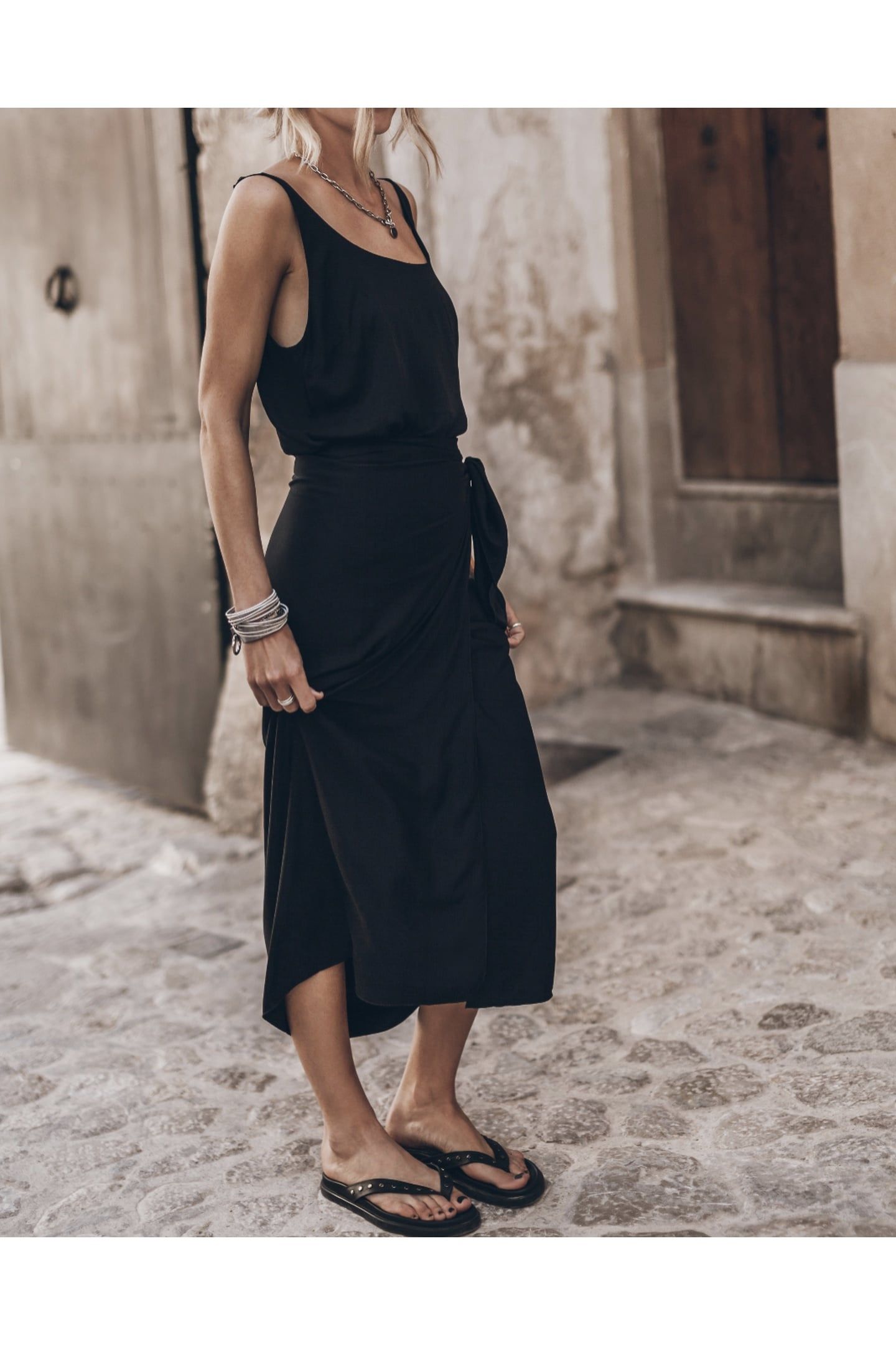 THE BLACK LONG KNOTTED DRESS 4