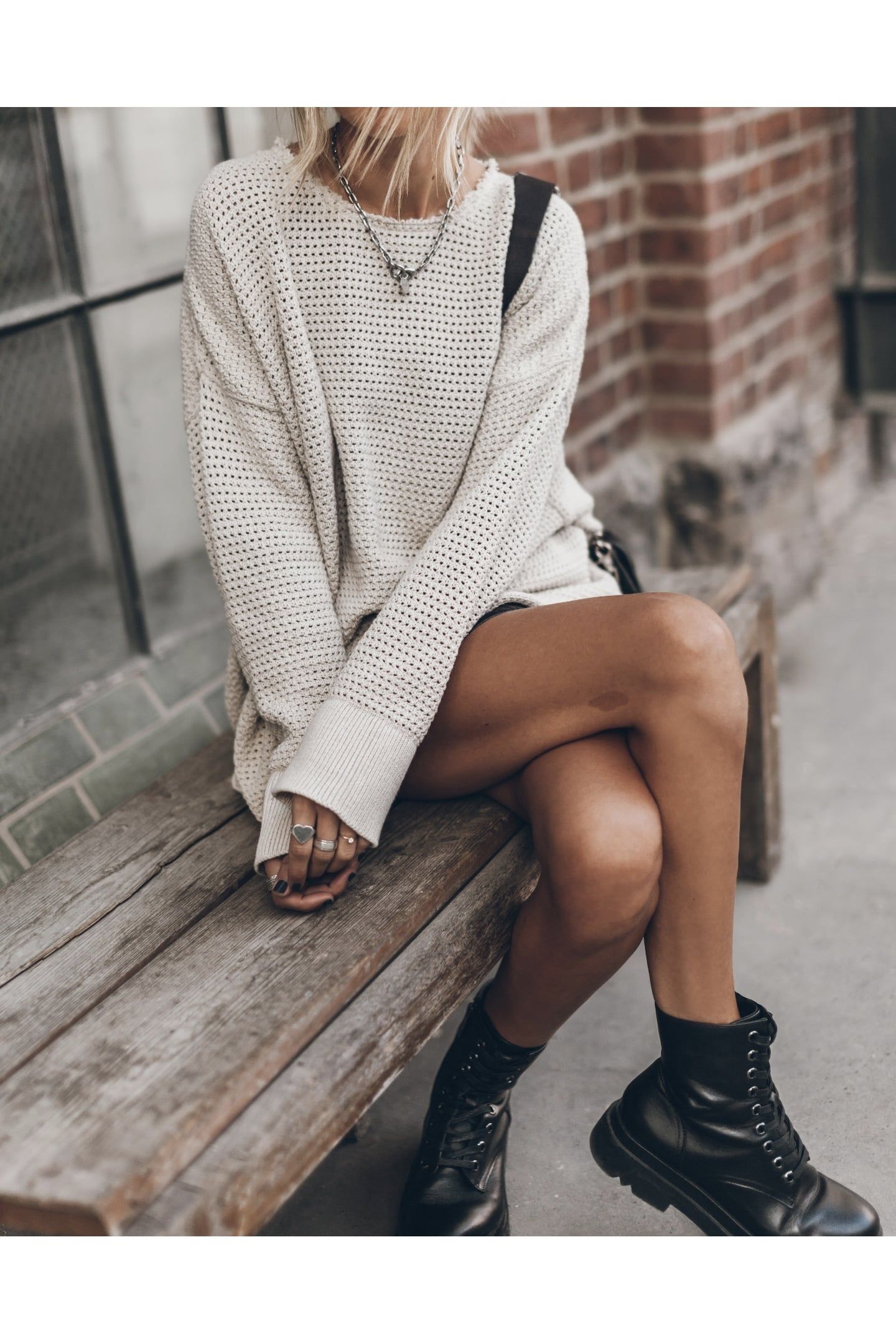 THE LIGHT LONG KNITTED SWEATER 3
