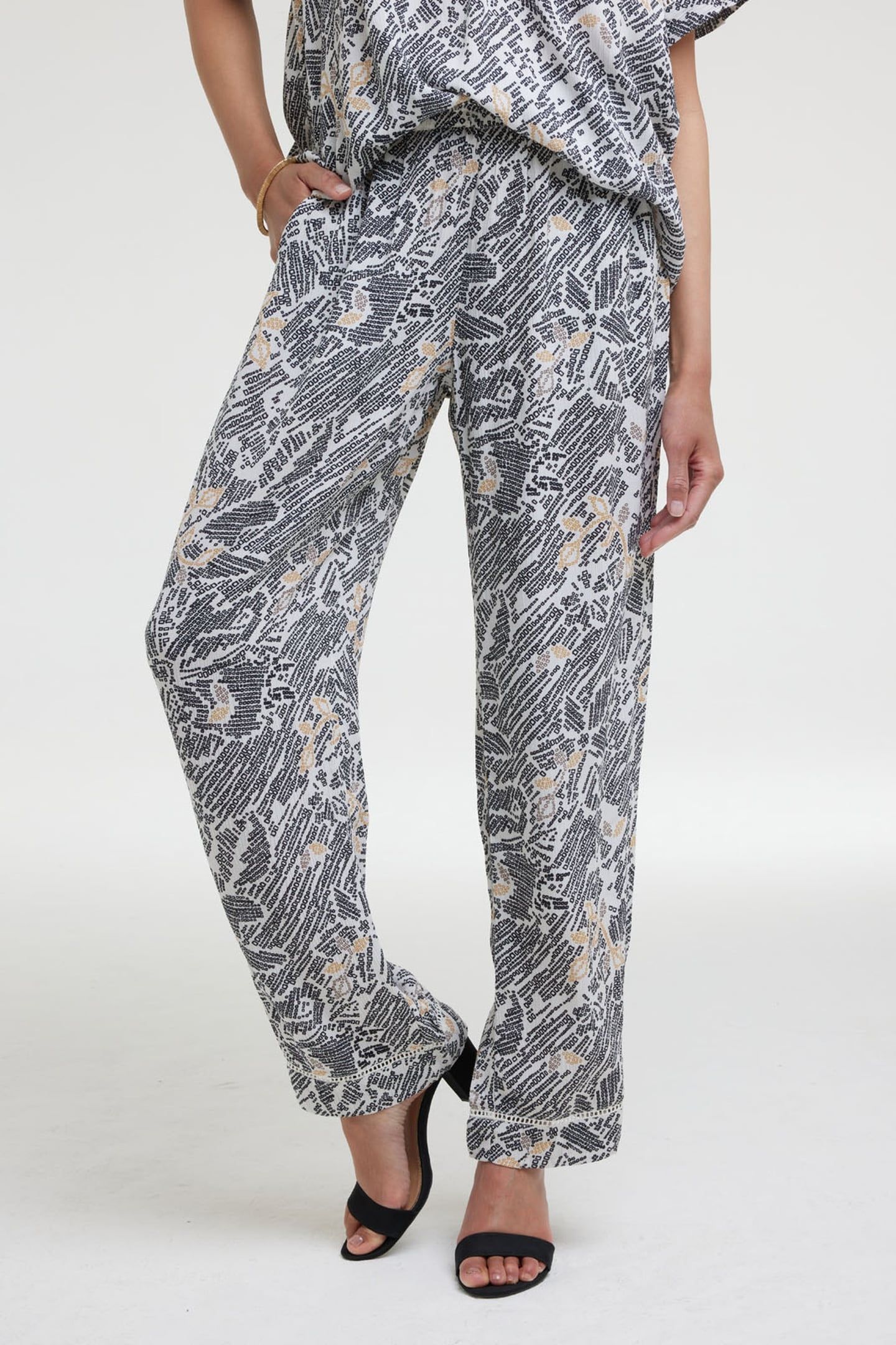 PANTS YARA OFFWHITE PIXEL PRINT 1