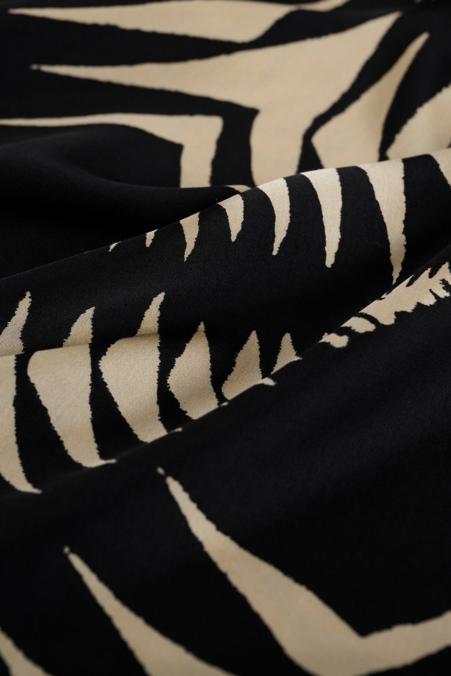 ROBE NAPI NOIR 3