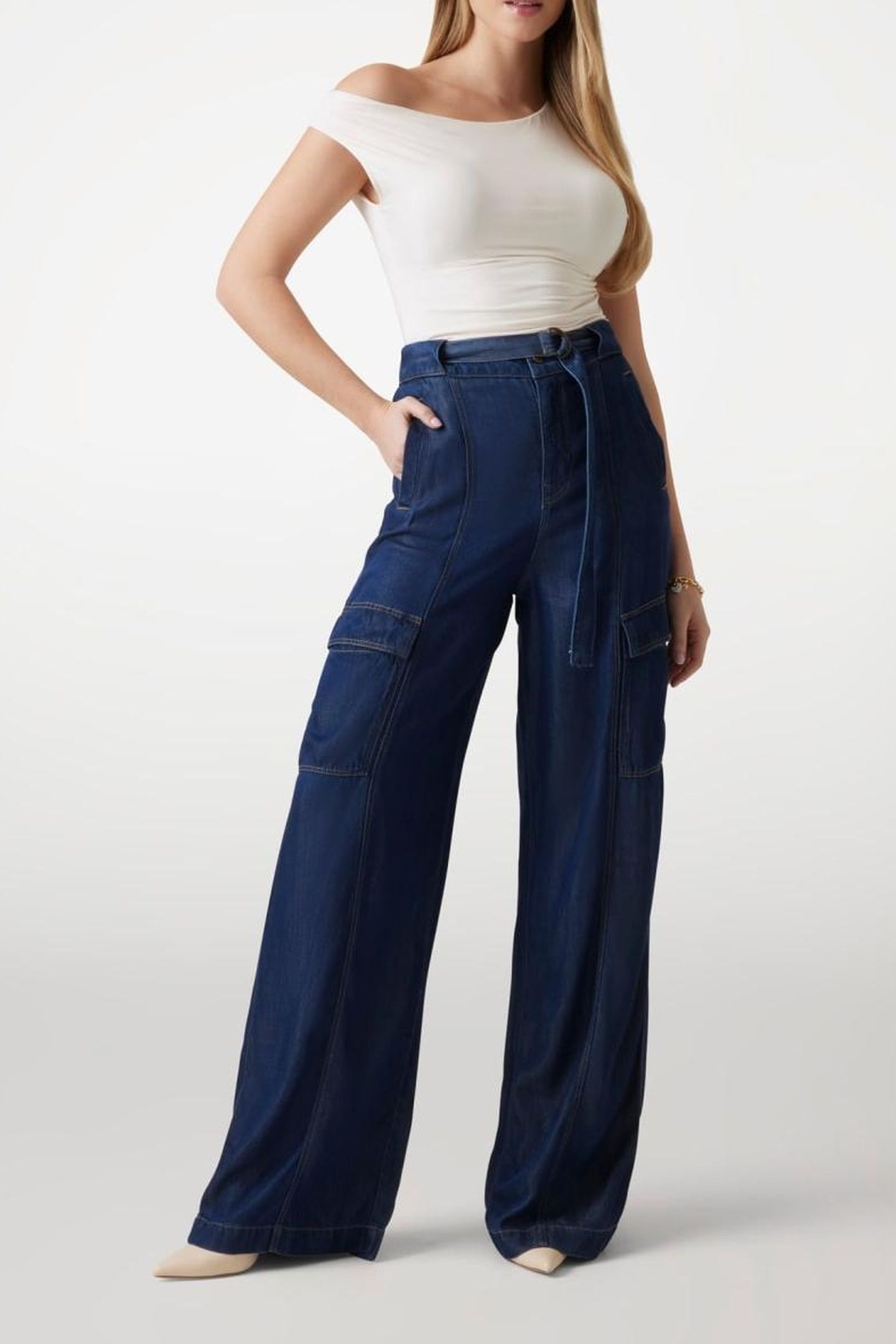GUESS ECO SS DOLMAN OFF SHLDR BUTTER ICECREAM 1