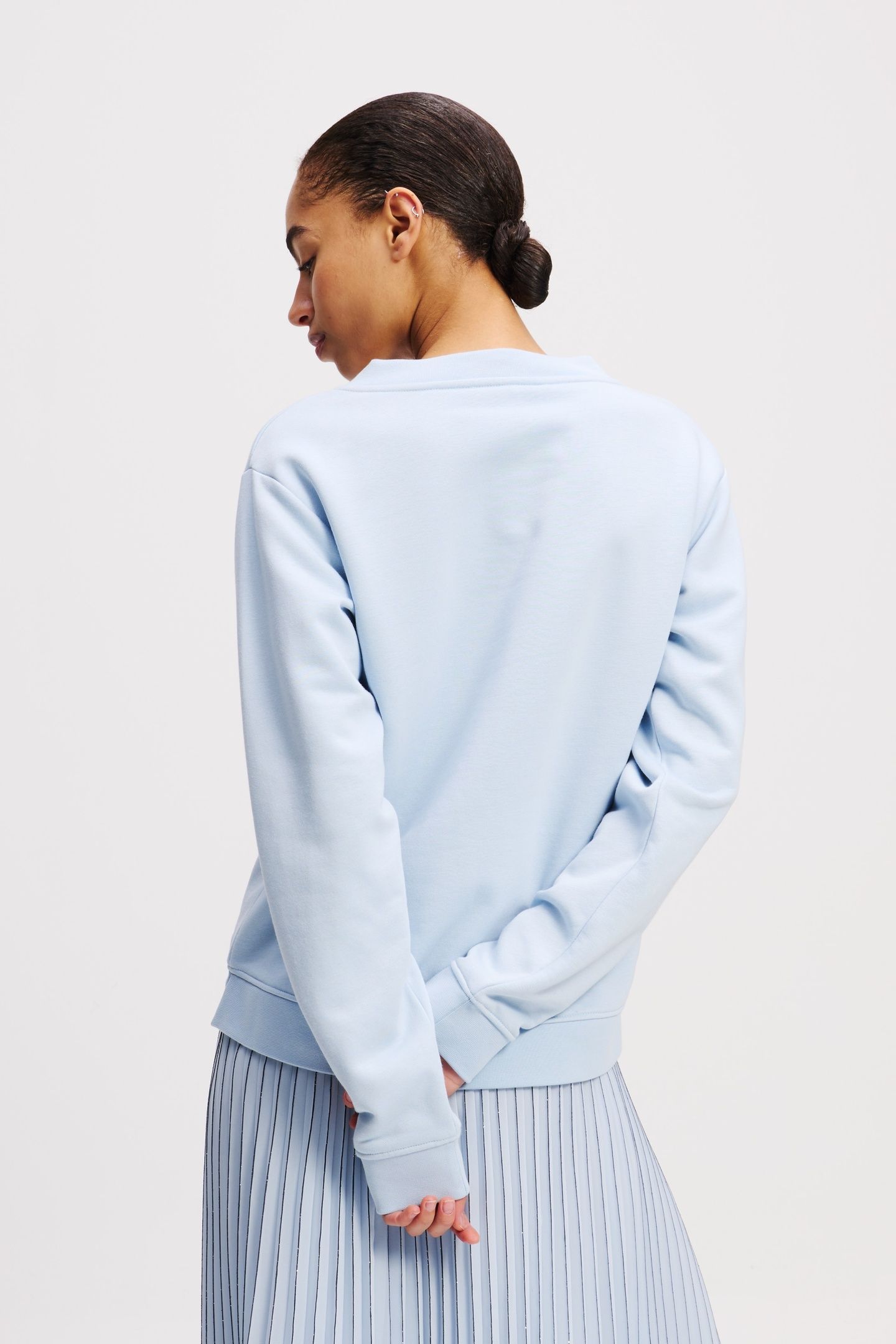 V-NECK SWEATSHIRT KENTUCKY BLUE 6