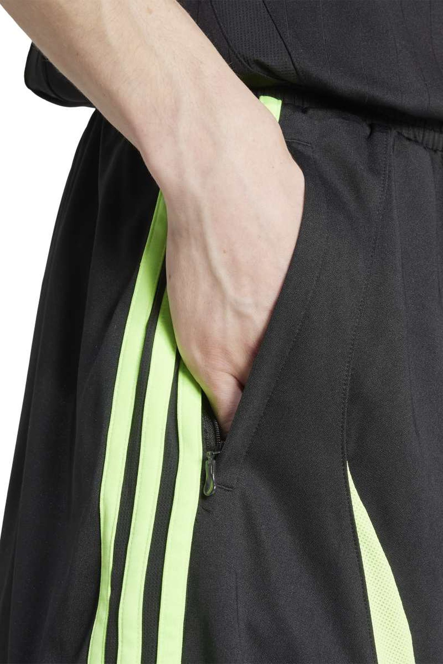 UNISEX ORIGINALS TEAMGEIST ADICOLOR SHORTS BLACK 4