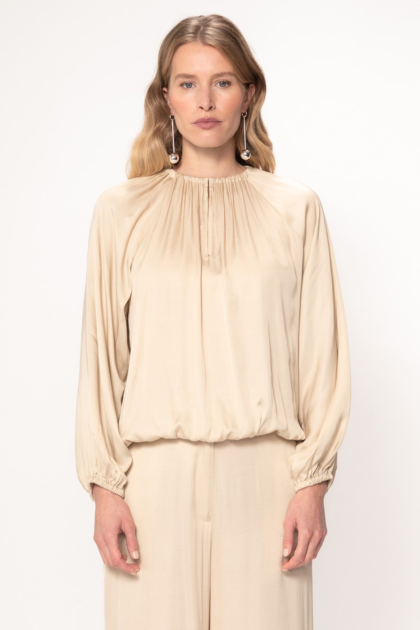 JADE TOP ALMOND 4