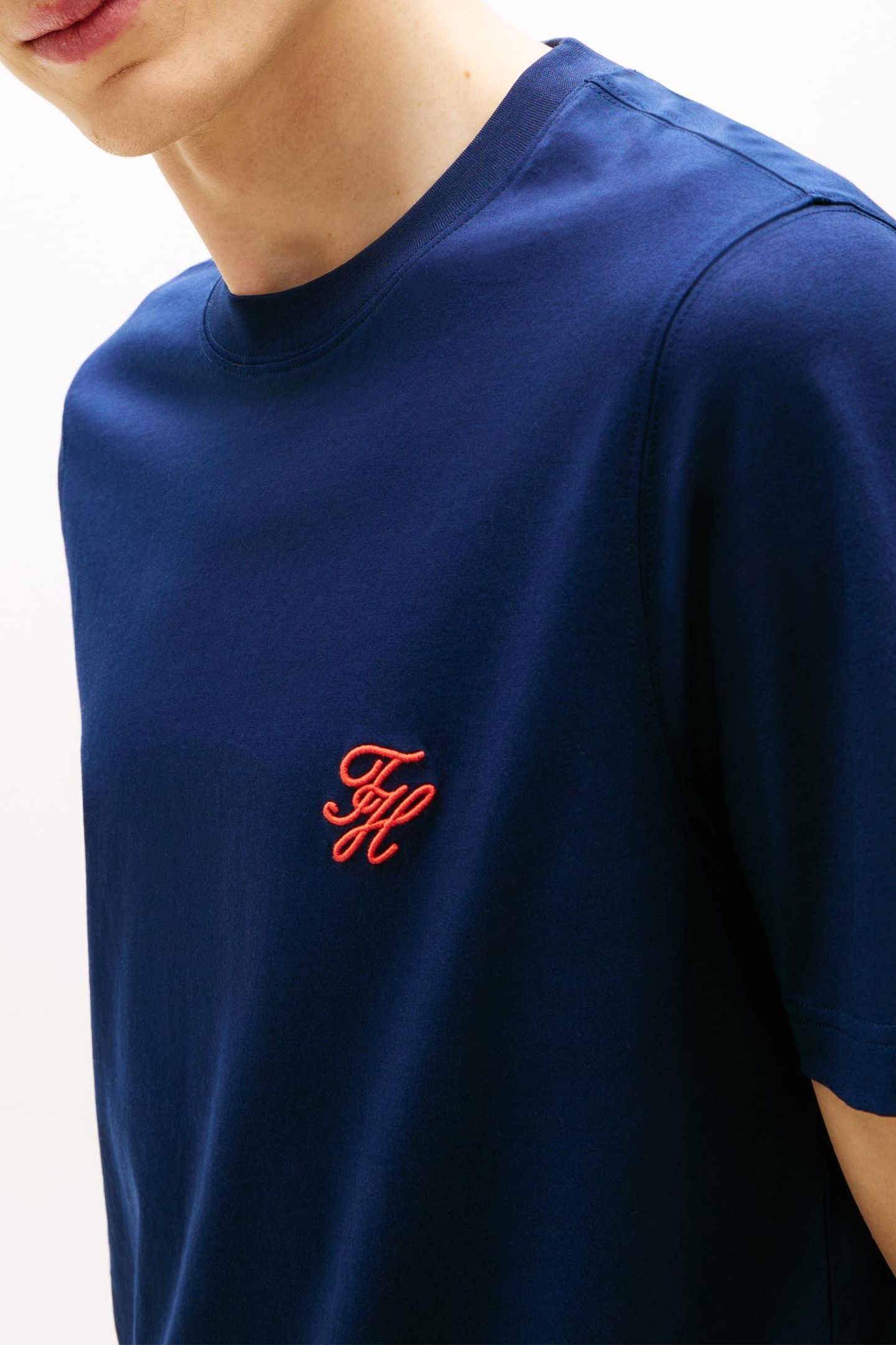 SCRIPT MONOGRAM T-SHIRT CARBON NAVY 5