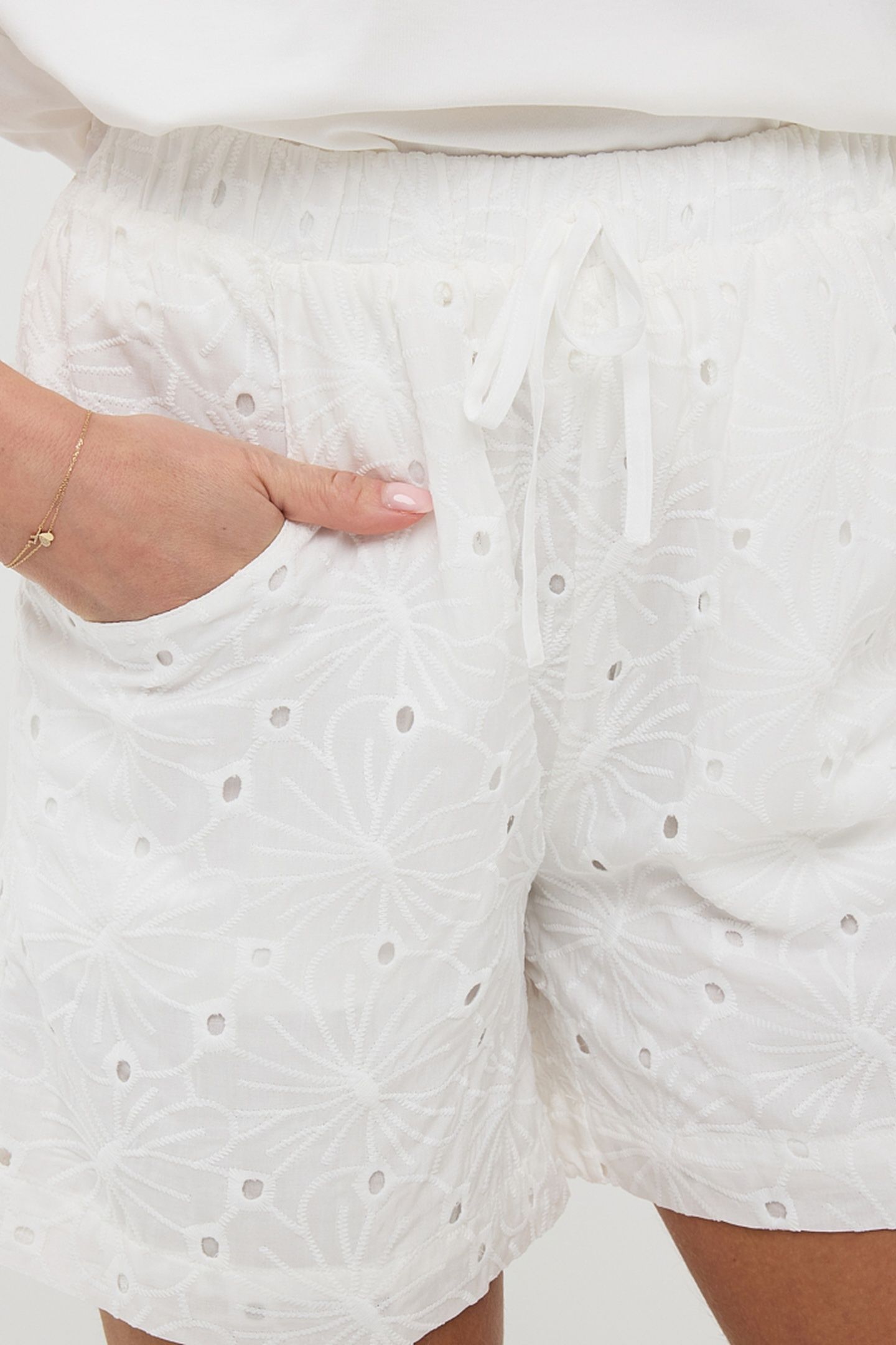 SHORTS EMBROIDERY FLOWER OFF WHITE 8