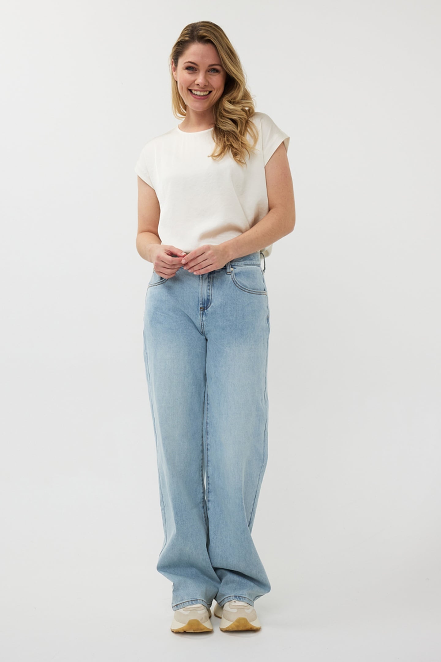 BLOUSE R-NECK SATIN LOOK OFF WHITE 1