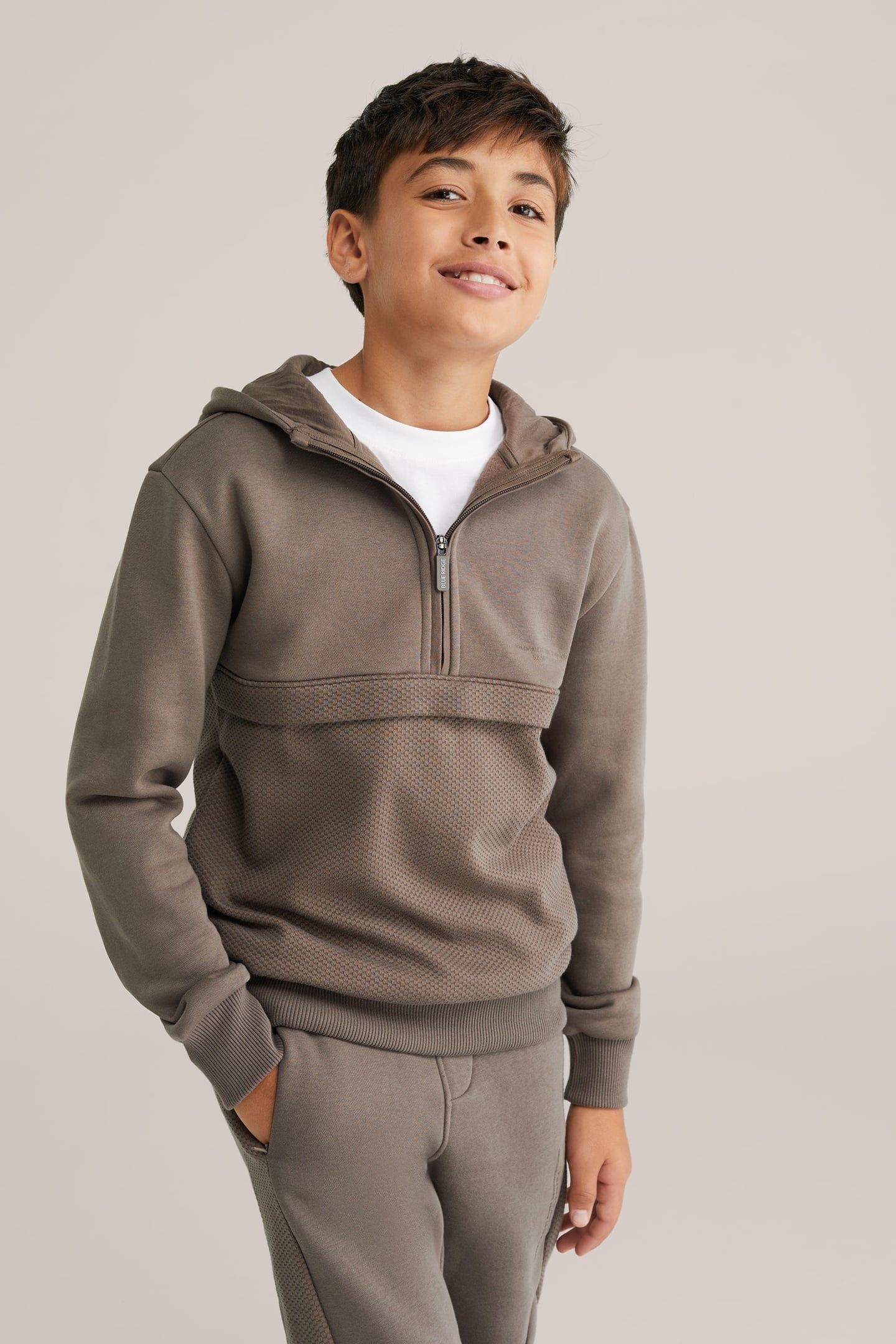 HALFWAY ZIPPER TAUPE 1