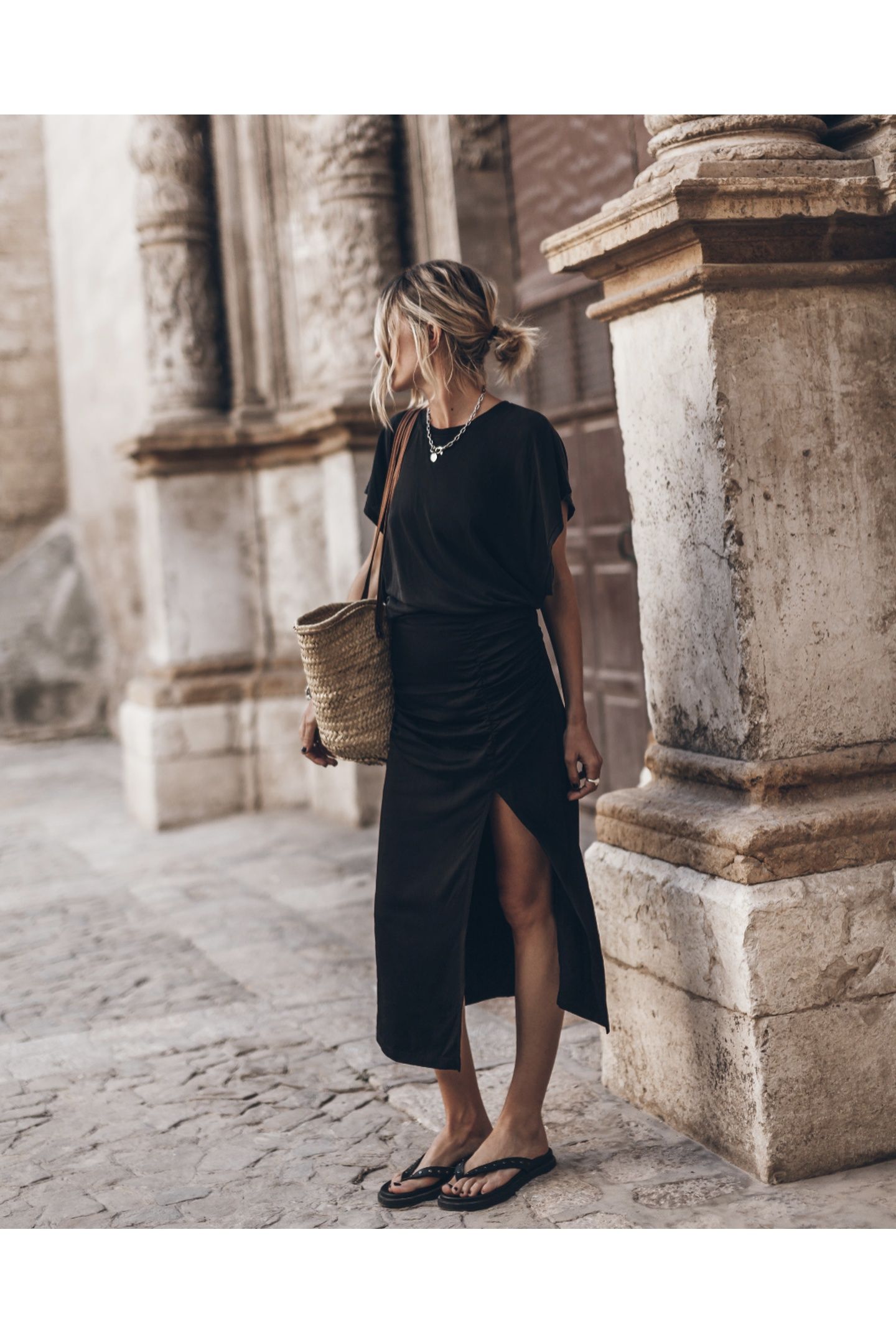 THE BLACK LONG SLIT SKIRT 2