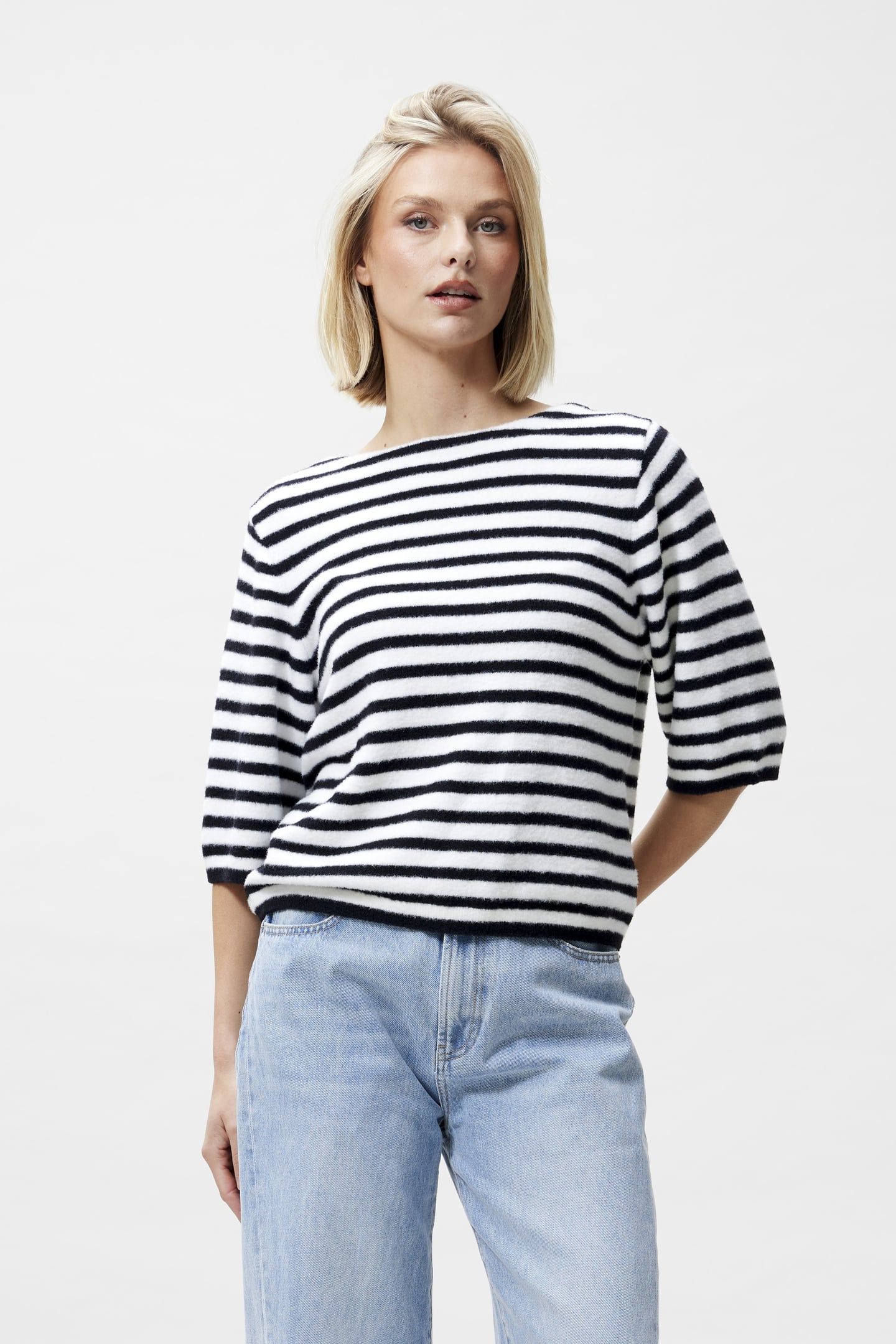 SHORT SLEEVE SOFT STRIPED KNIT BLACK 1