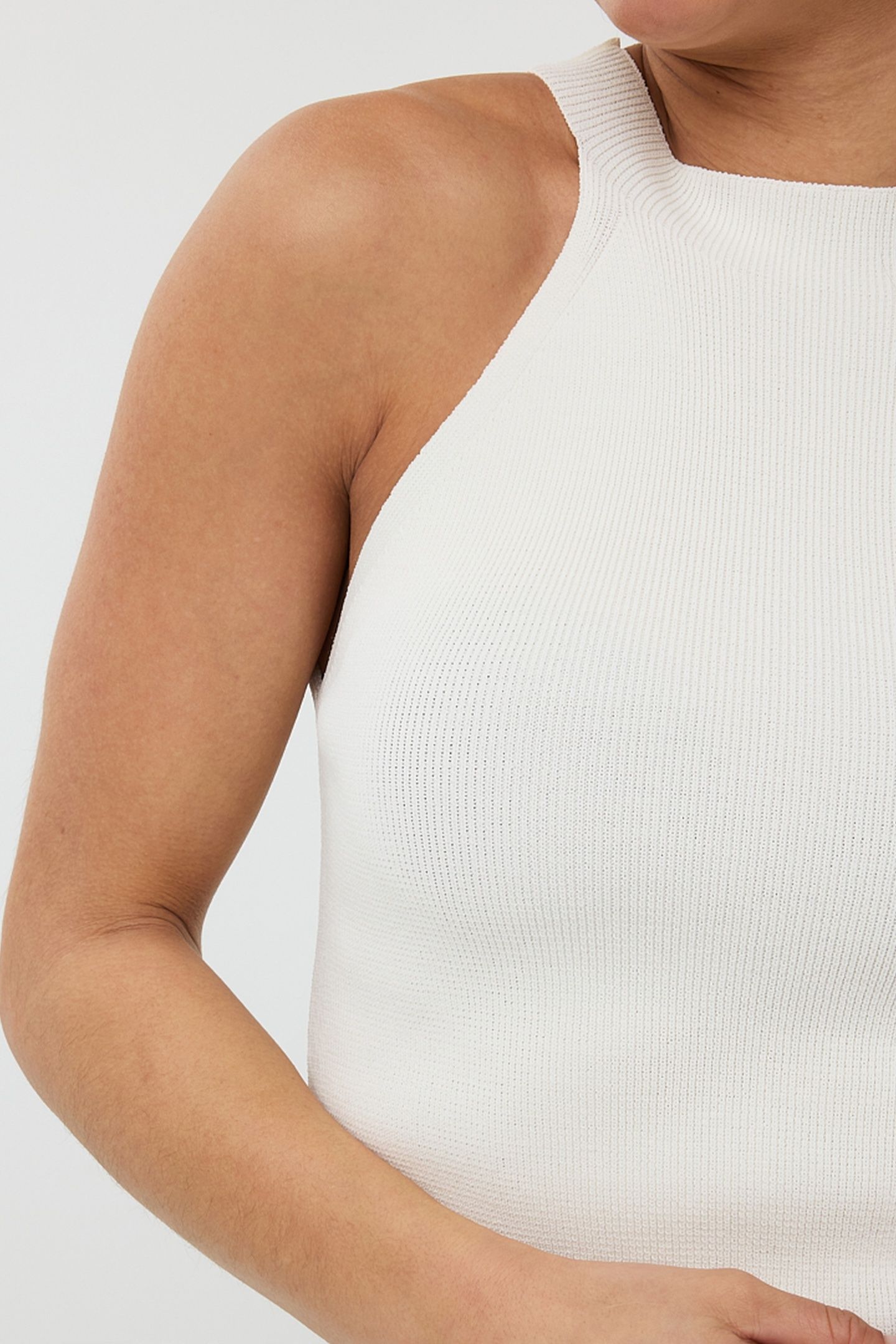 CAMISOLE R-NECK HALTER OFF WHITE 7