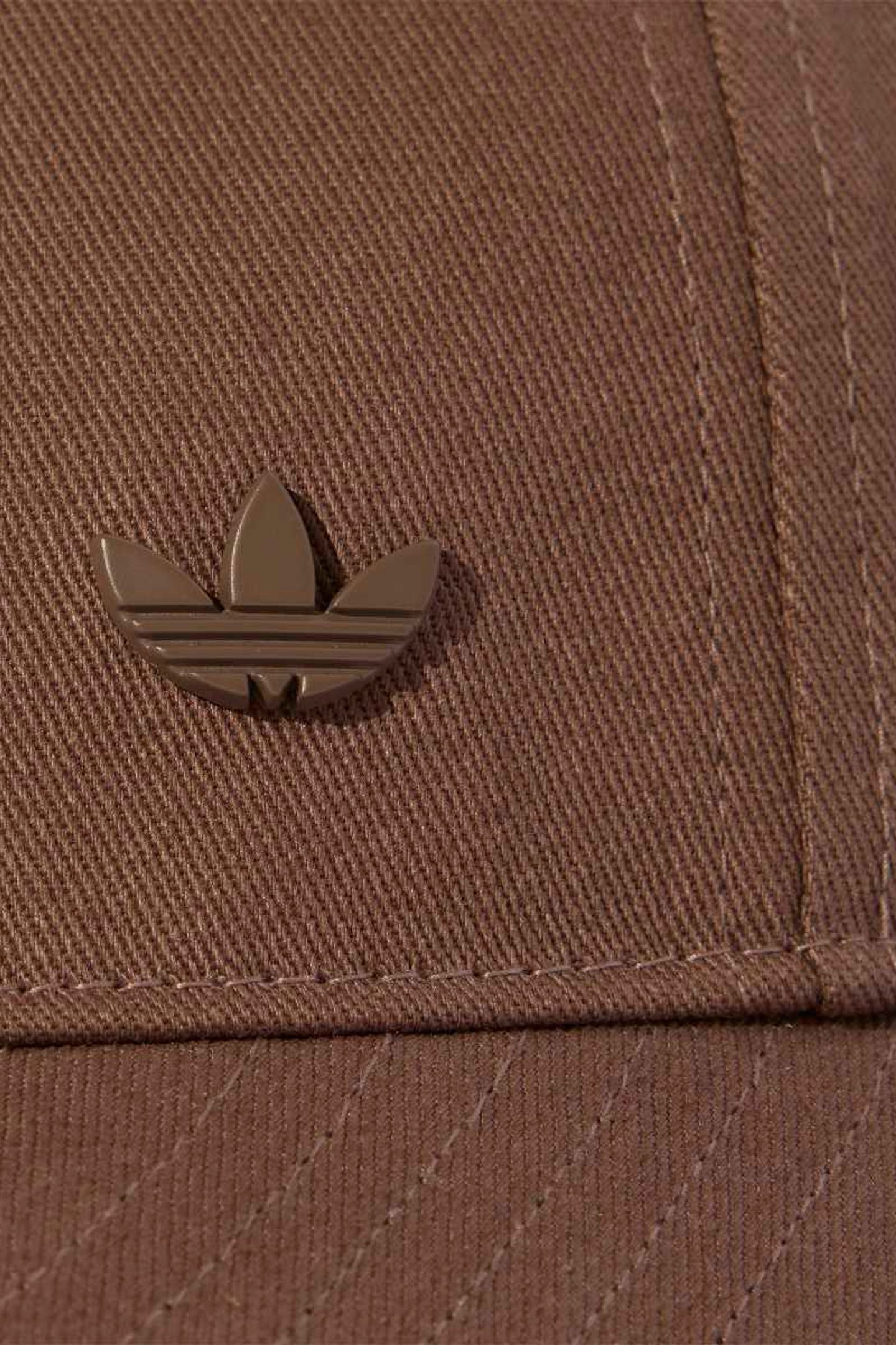 UNISEX ORIGINALS EVERYDAY ICONS CAP WITH TONAL METAL TREFOIL 3