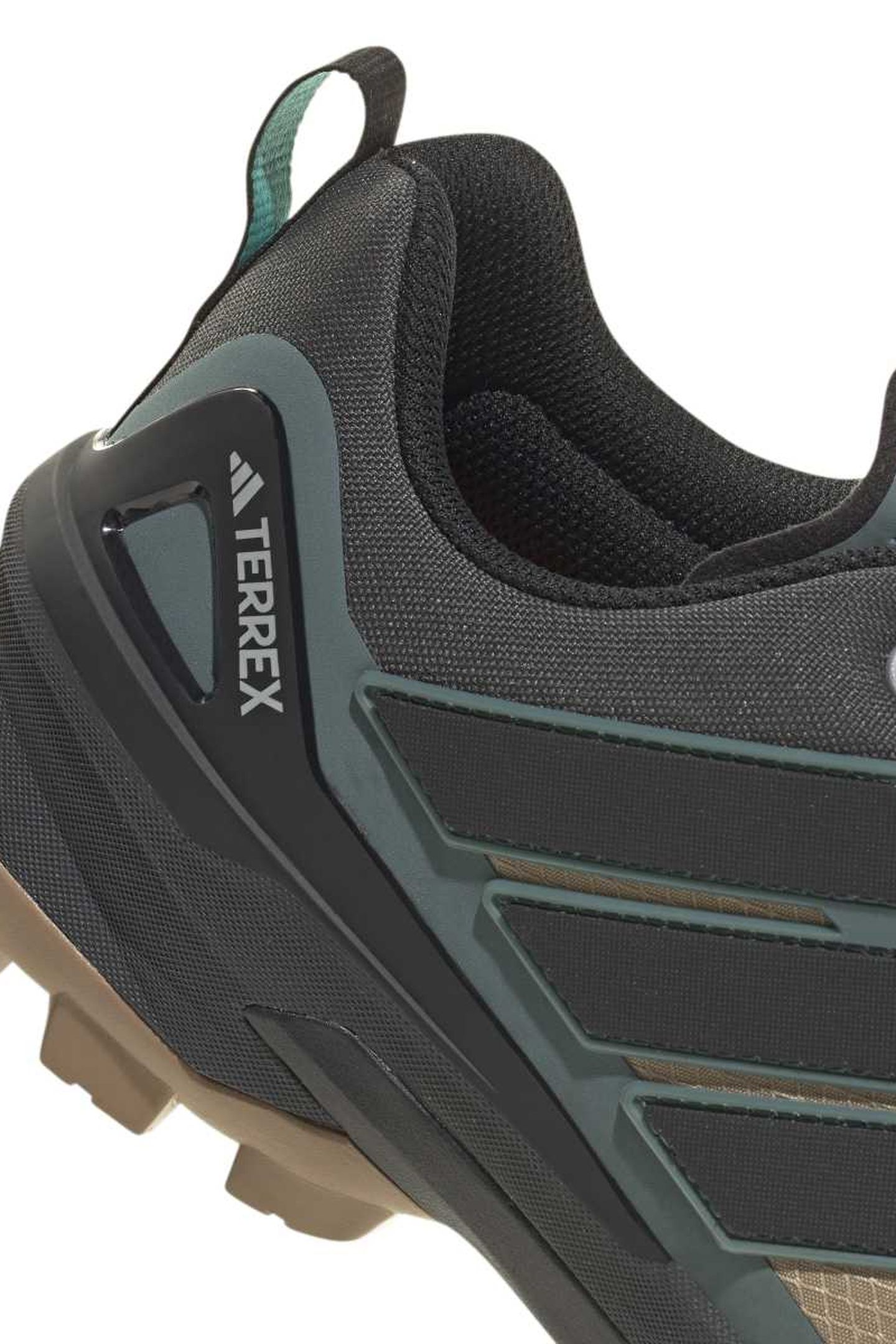 UNISEX PERFORMANCE TERREX SKYCHASER GORE-TEX HIKING SHOES CA 5