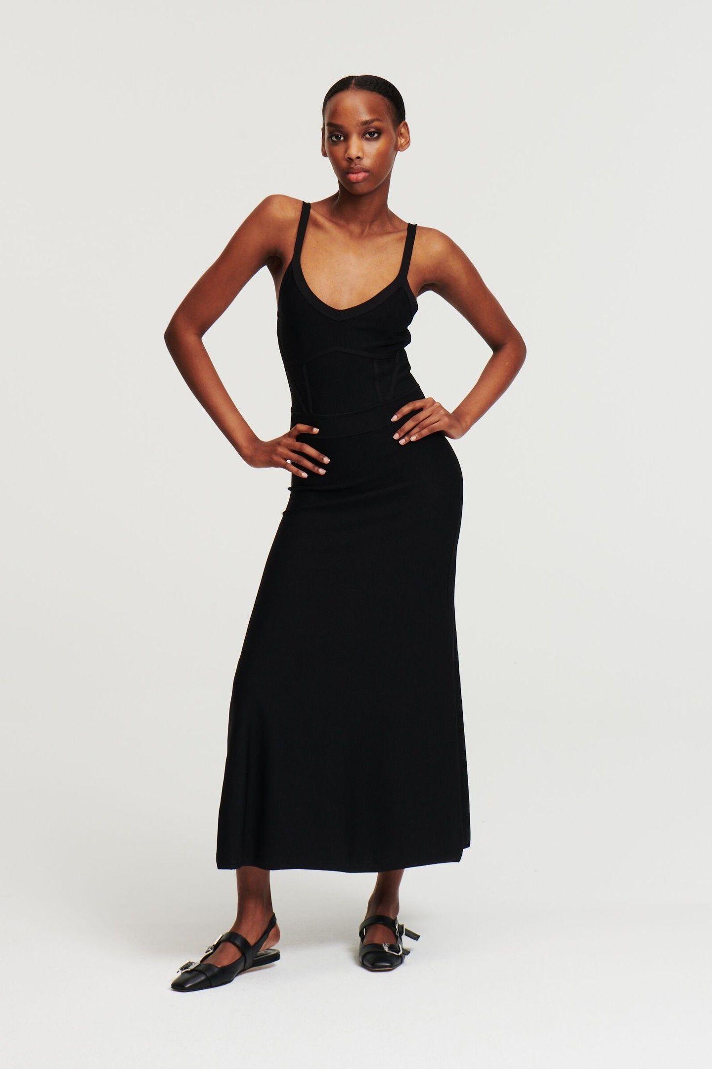 SLEEVELESS KNIT DRESS BLACK 1