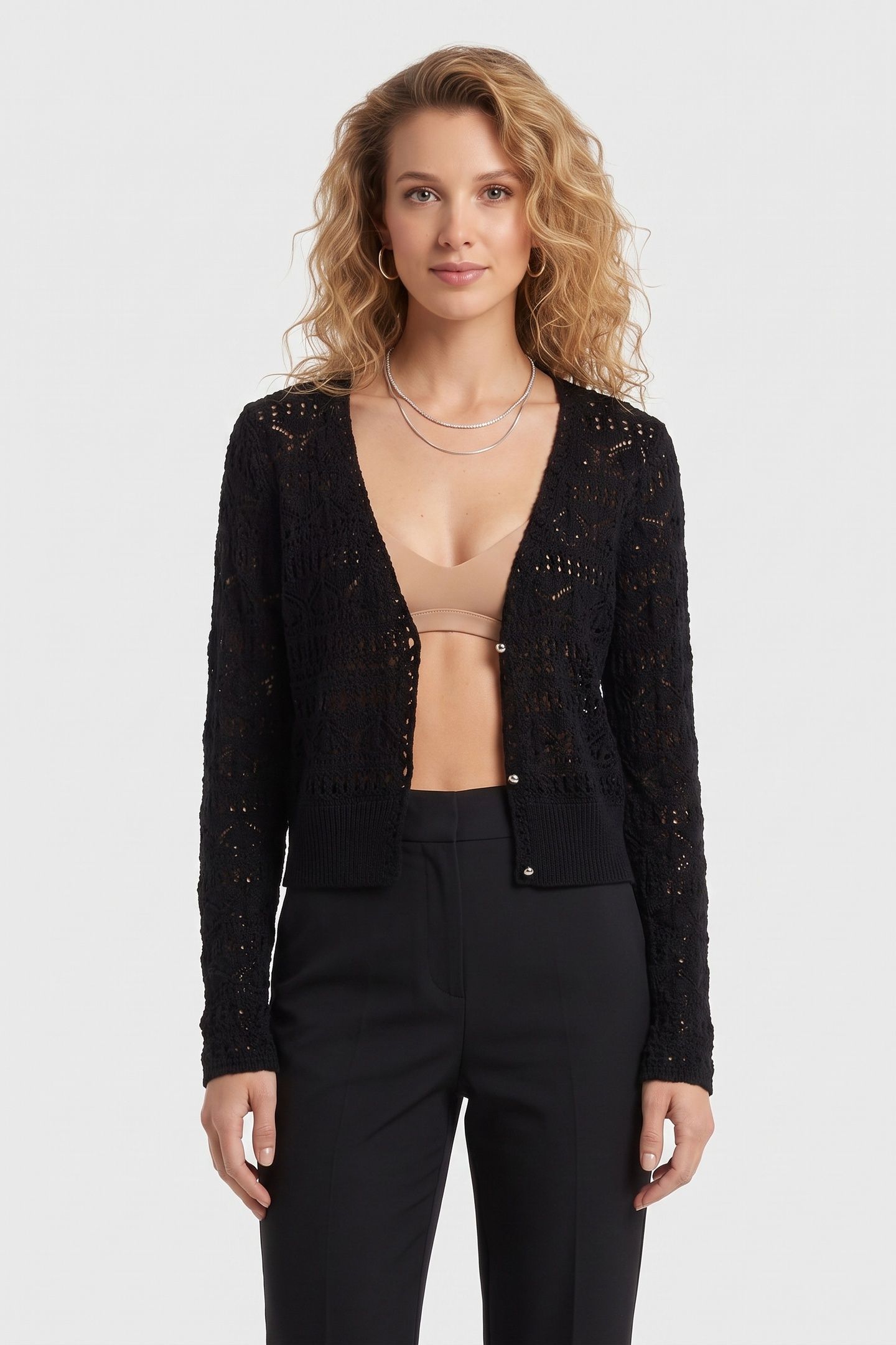 LEYLAE PULLOVER BLACK 1