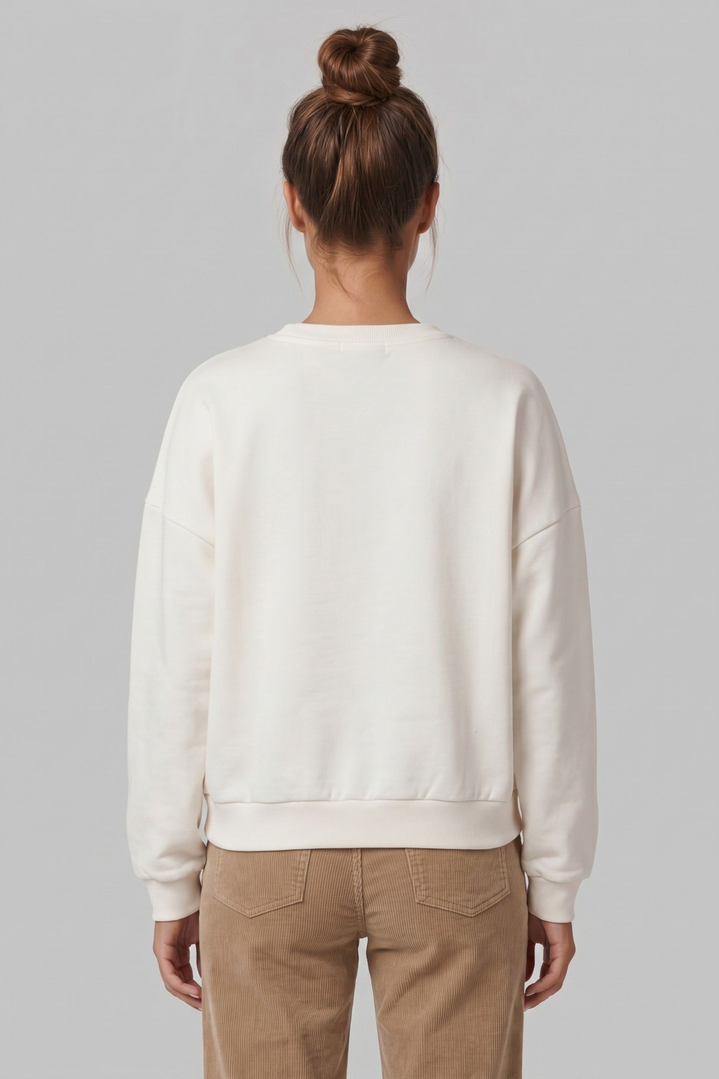 RESORT CLUB SWEATSHIRT WHITE 2